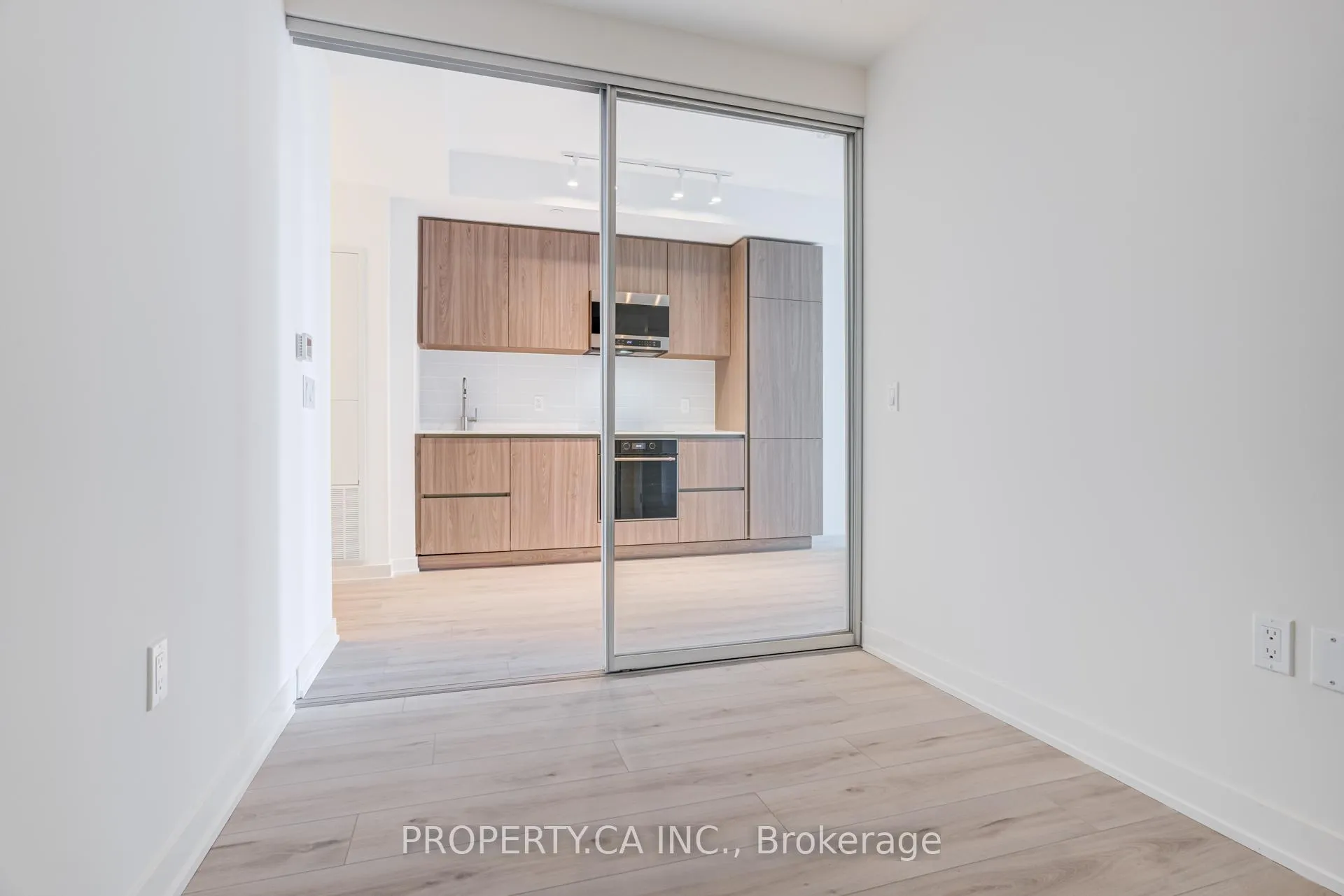 Photo 19 of Unit 2404S, 110 Broadway Avenue, Toronto, Mount Pleasant West — HOMEH