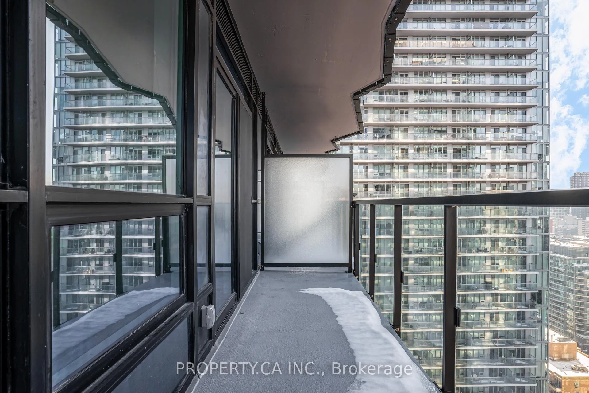 Photo 25 of Unit 2404S, 110 Broadway Avenue, Toronto, Mount Pleasant West — HOMEH