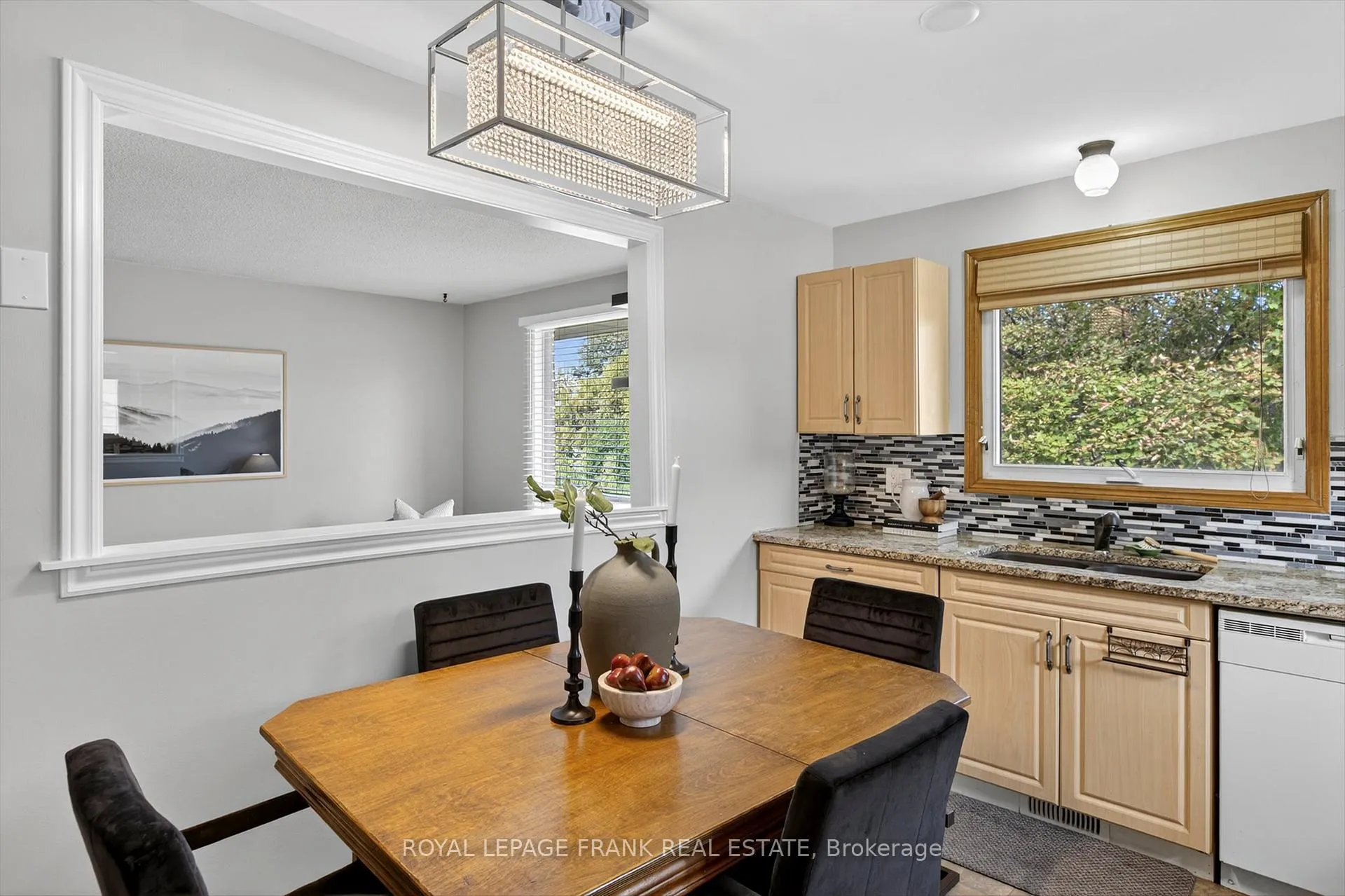 Photo 9 of 393 Southpark Drive, Peterborough, Ashburnham Ward 4 — HOMEH
