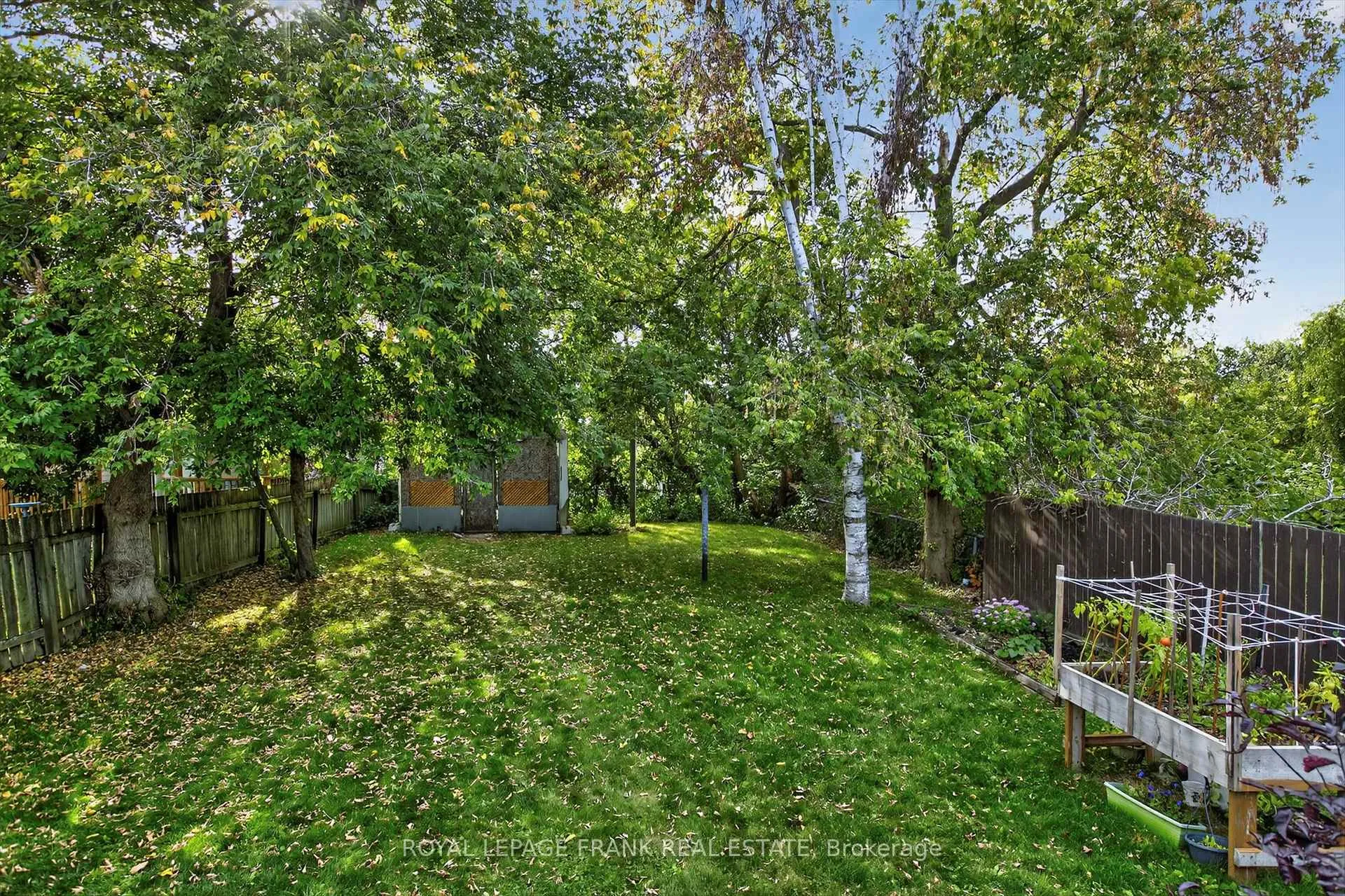 Photo 32 of 393 Southpark Drive, Peterborough, Ashburnham Ward 4 — HOMEH