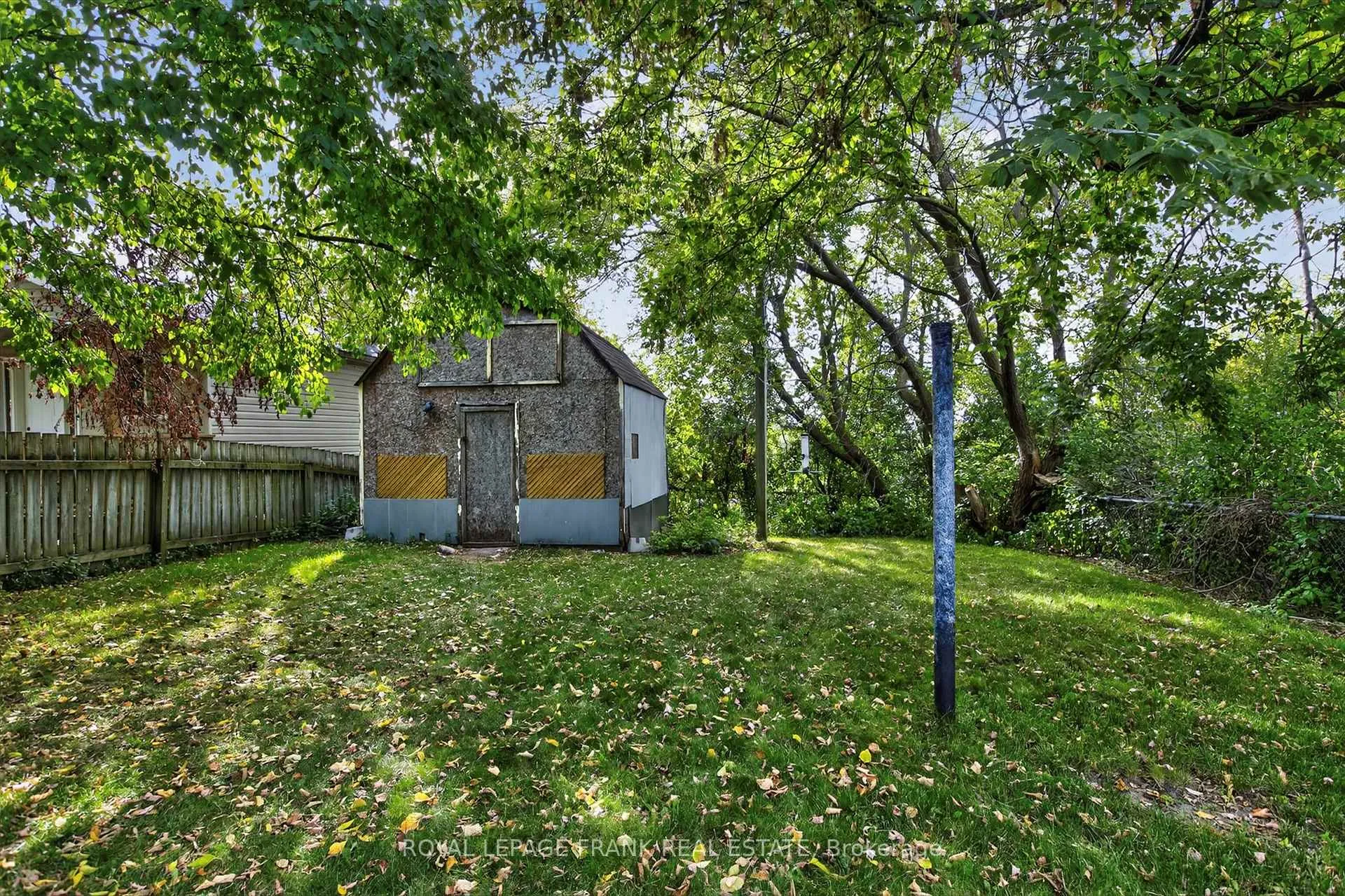 Photo 34 of 393 Southpark Drive, Peterborough, Ashburnham Ward 4 — HOMEH