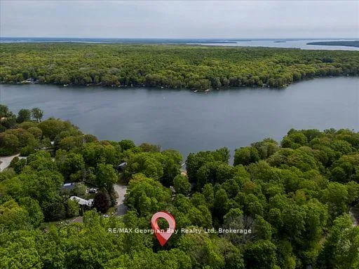 Photo 3 of 31 Lakeview Crescent, Tiny, Rural Tiny — HOMEH