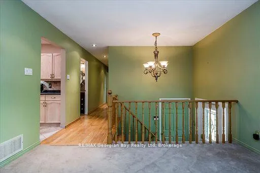 Photo 10 of 31 Lakeview Crescent, Tiny, Rural Tiny — HOMEH