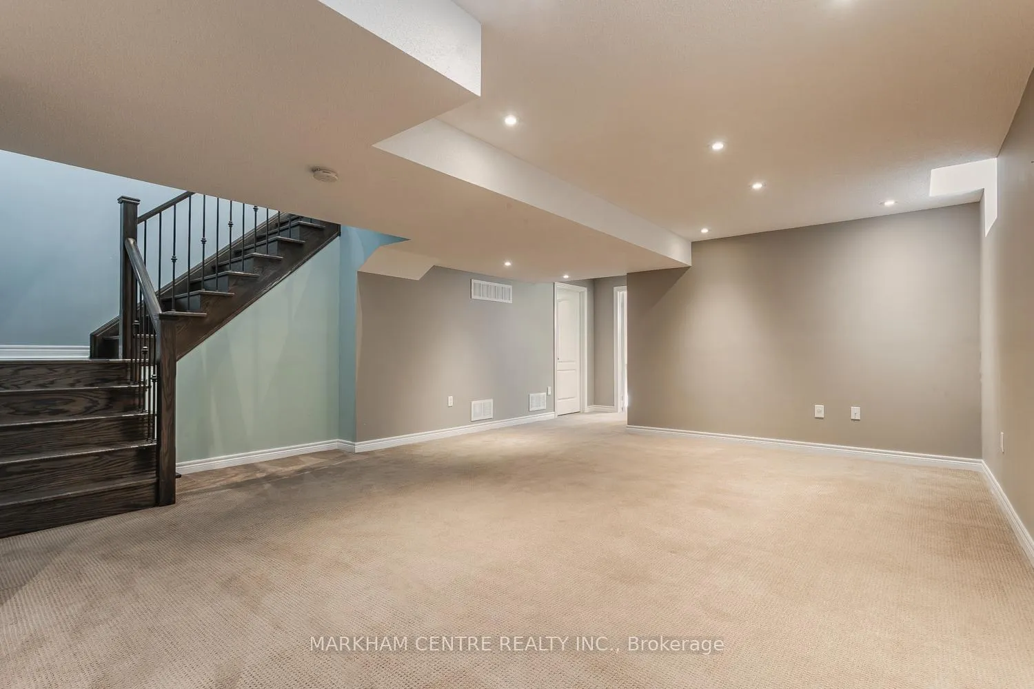 Photo 37 of 67 Chayna Crescent, Vaughan, Patterson — HOMEH