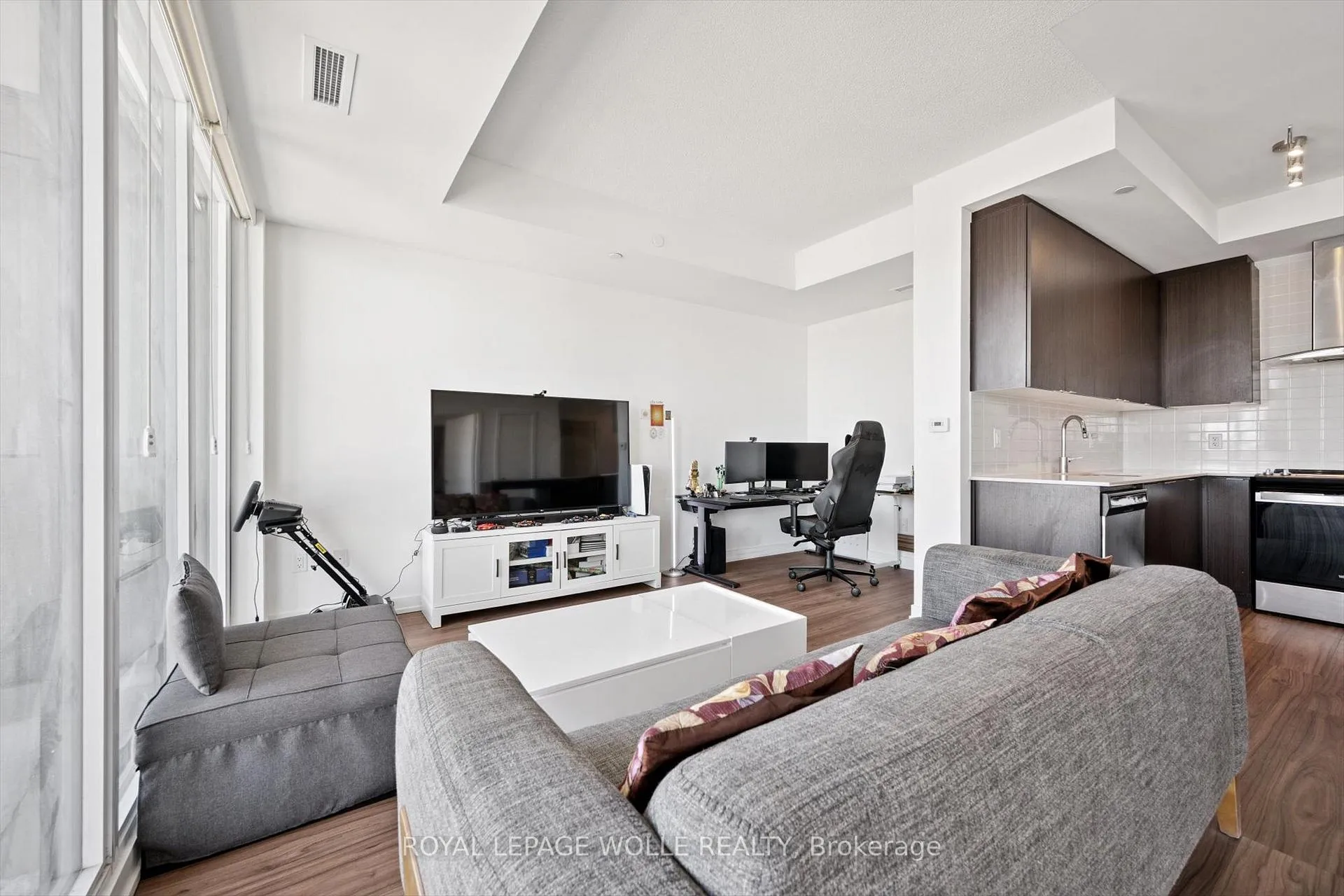 Photo 10 of Unit 1910, 55 Duke Street W, Kitchener, City Commercial Core — HOMEH
