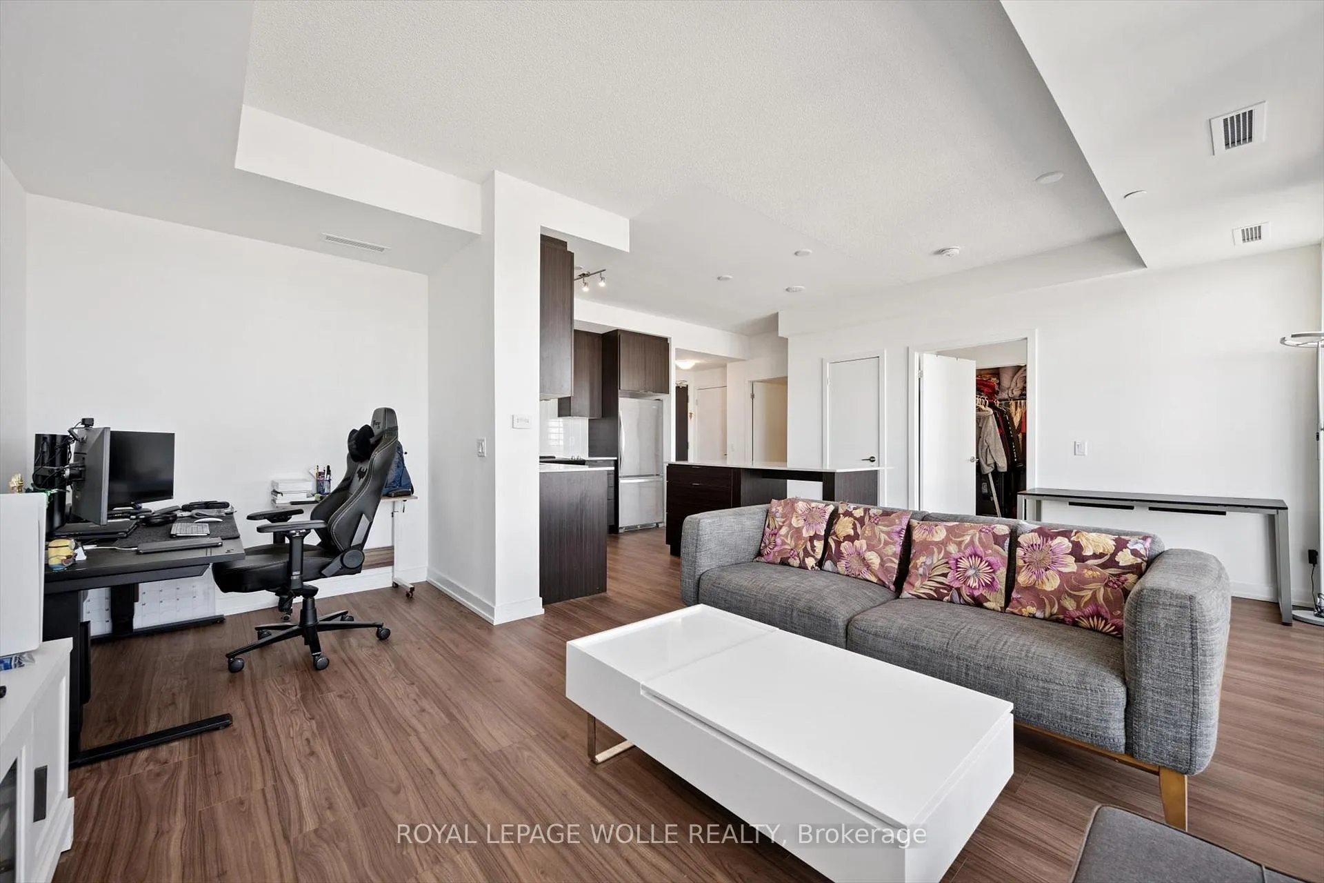 Photo 11 of Unit 1910, 55 Duke Street W, Kitchener, City Commercial Core — HOMEH