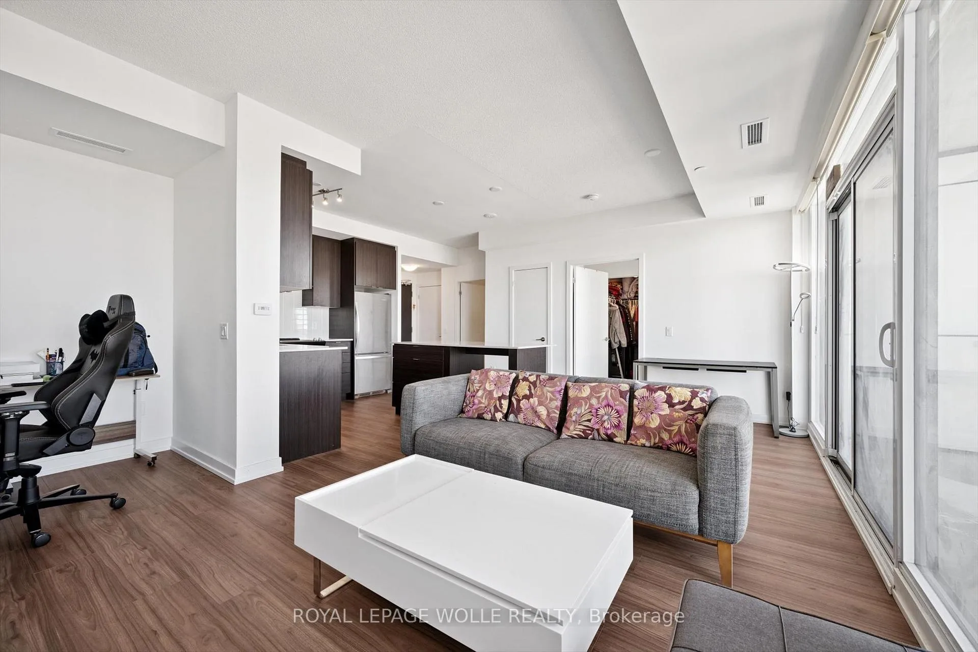 Photo 12 of Unit 1910, 55 Duke Street W, Kitchener, City Commercial Core — HOMEH