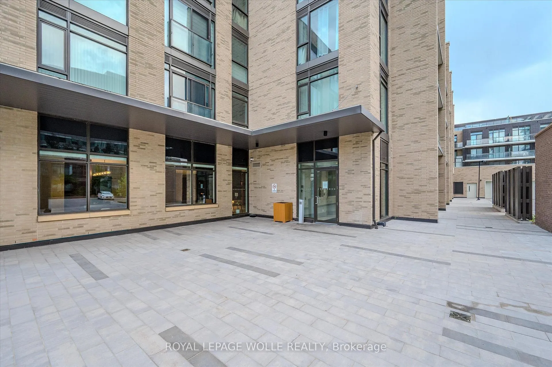 Photo 27 of Unit 1910, 55 Duke Street W, Kitchener, City Commercial Core — HOMEH