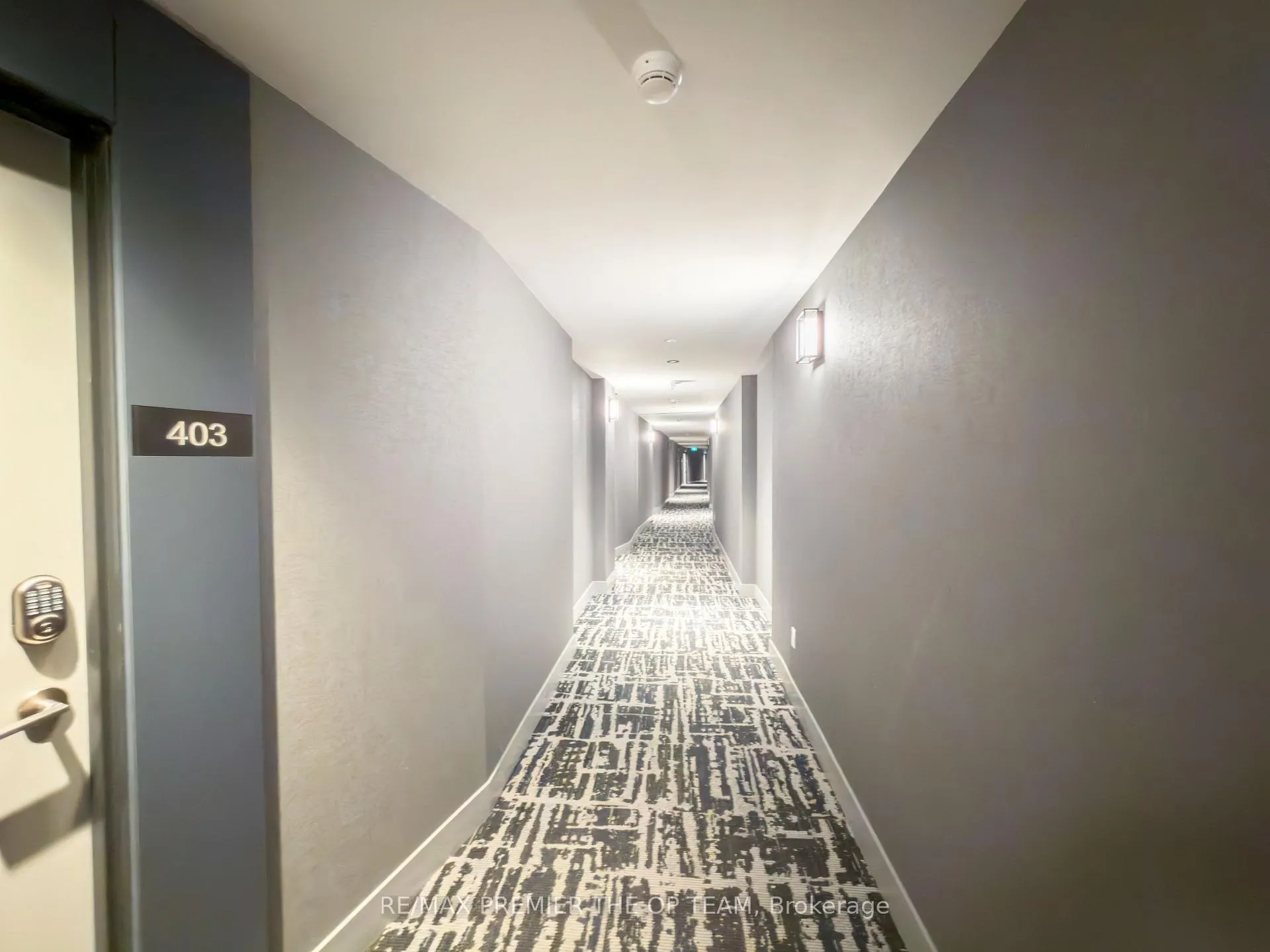 Photo 6 of Unit 403, 30 Upper Mall Way, Vaughan, Brownridge — HOMEH