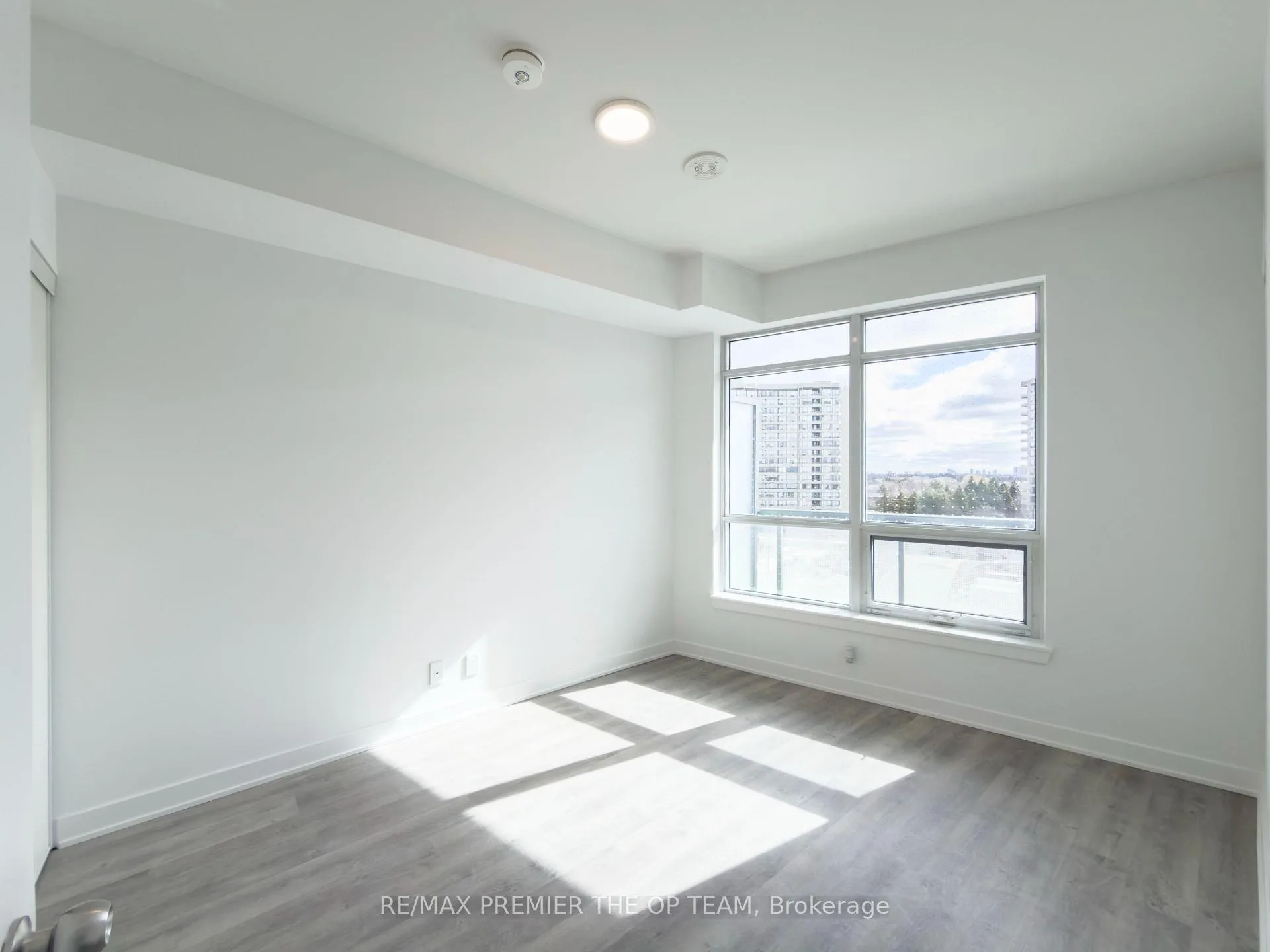 Photo 19 of Unit 403, 30 Upper Mall Way, Vaughan, Brownridge — HOMEH
