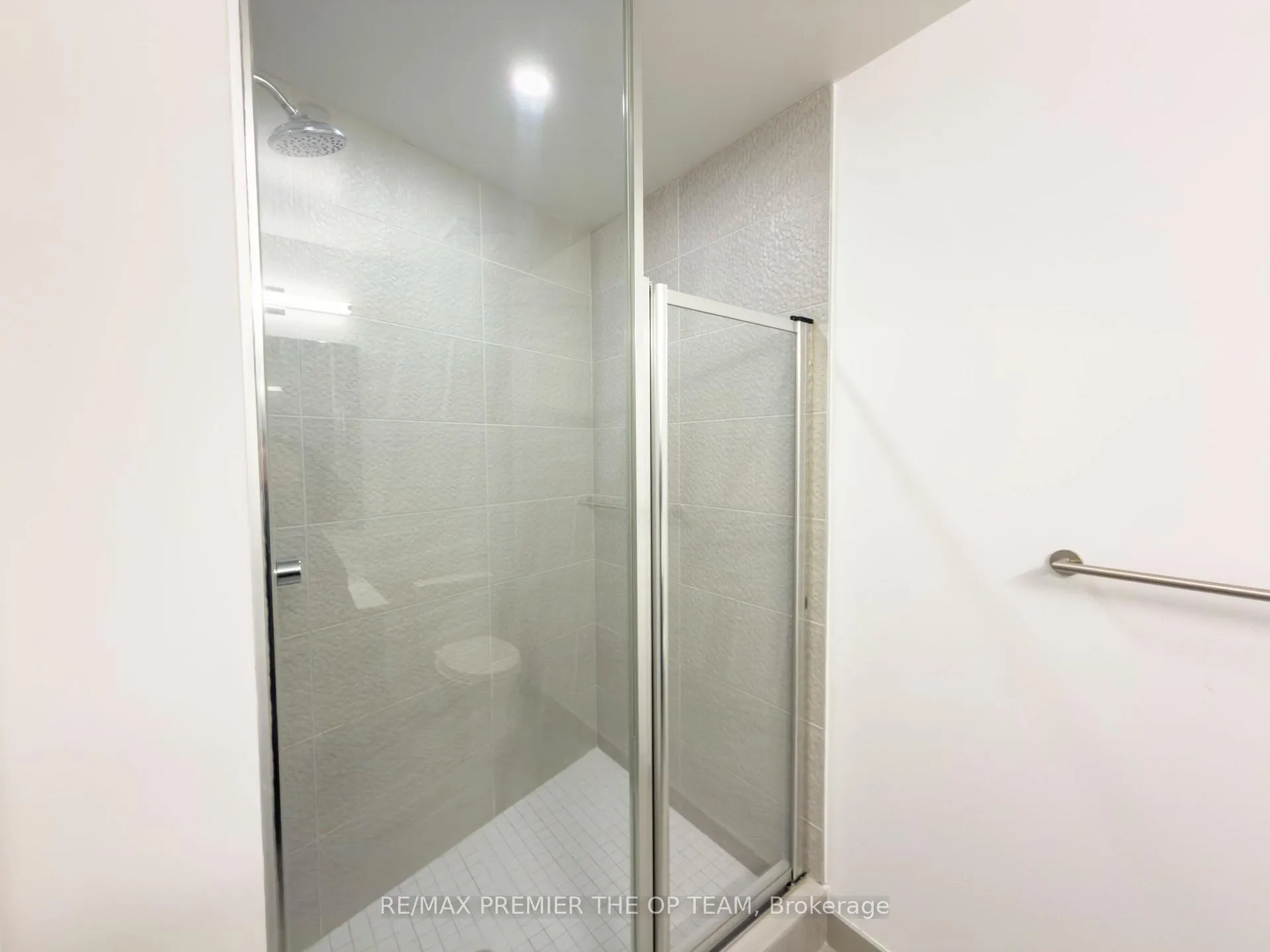 Photo 22 of Unit 403, 30 Upper Mall Way, Vaughan, Brownridge — HOMEH