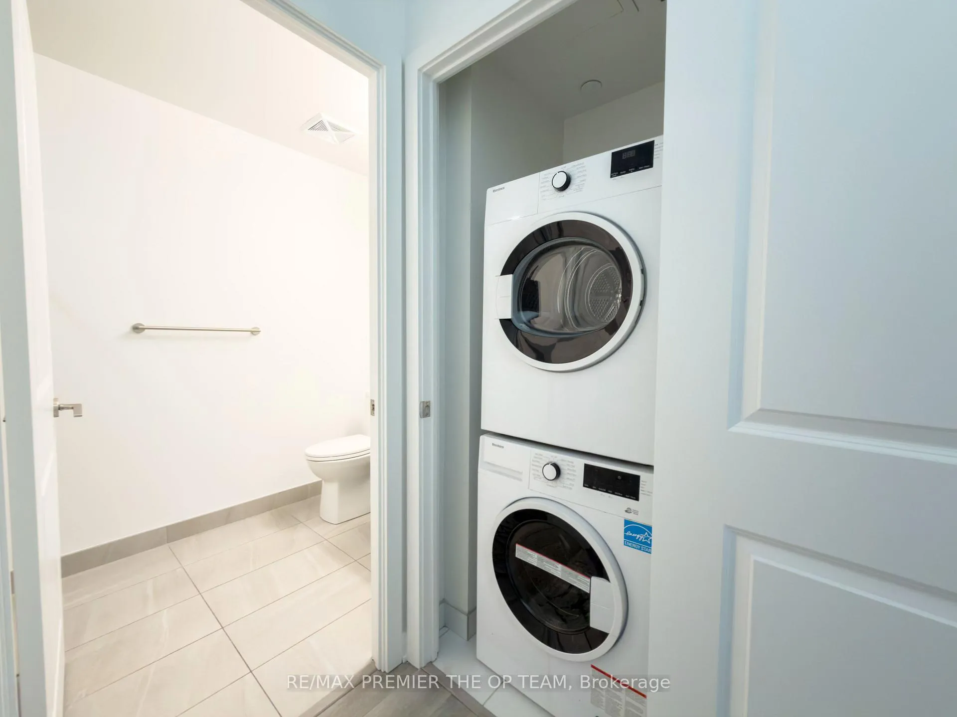 Photo 24 of Unit 403, 30 Upper Mall Way, Vaughan, Brownridge — HOMEH