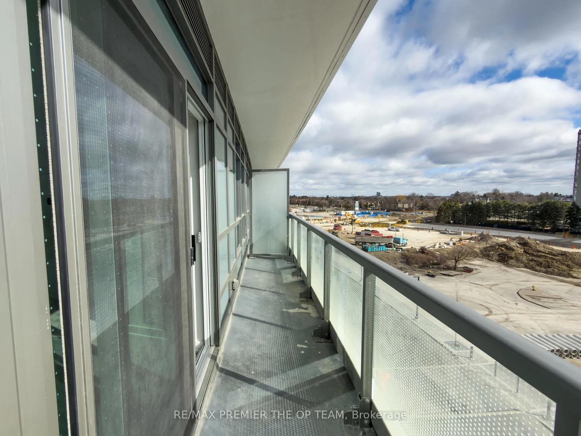 Photo 28 of Unit 403, 30 Upper Mall Way, Vaughan, Brownridge — HOMEH