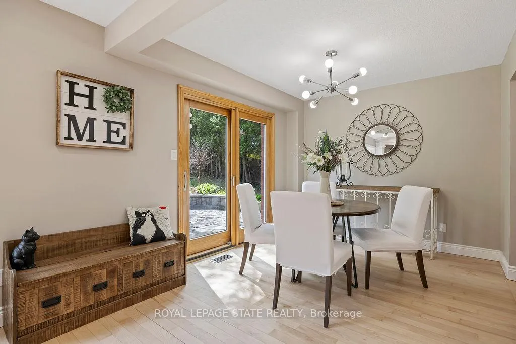 Photo 10 of 16 Linington Trail, Hamilton, Dundas — HOMEH