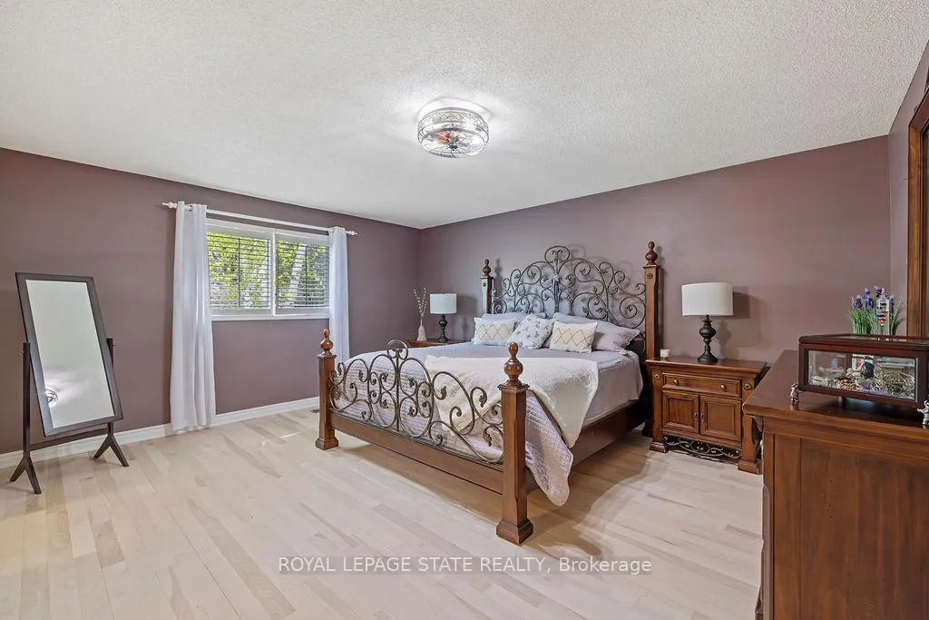 Photo 17 of 16 Linington Trail, Hamilton, Dundas — HOMEH