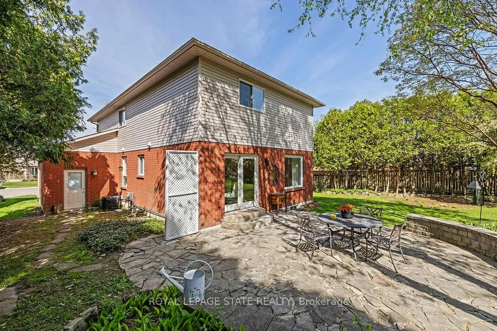 Photo 31 of 16 Linington Trail, Hamilton, Dundas — HOMEH