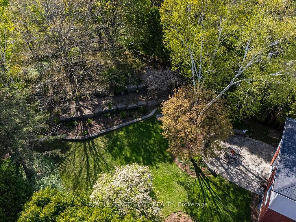 Photo 40 of 16 Linington Trail, Hamilton, Dundas — HOMEH