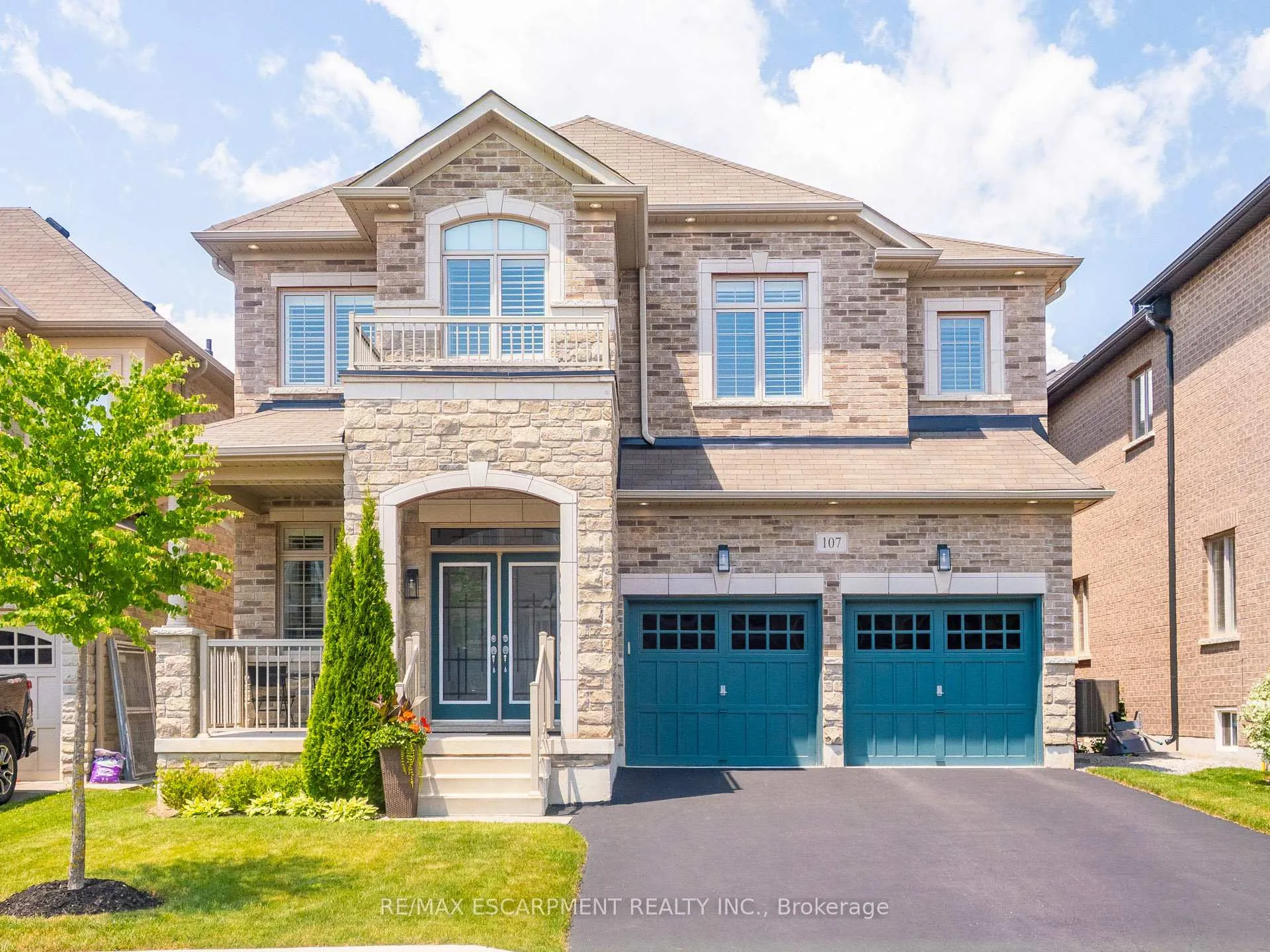 Photo 1 of 107 Avanti Crescent, Hamilton, Waterdown — HOMEH