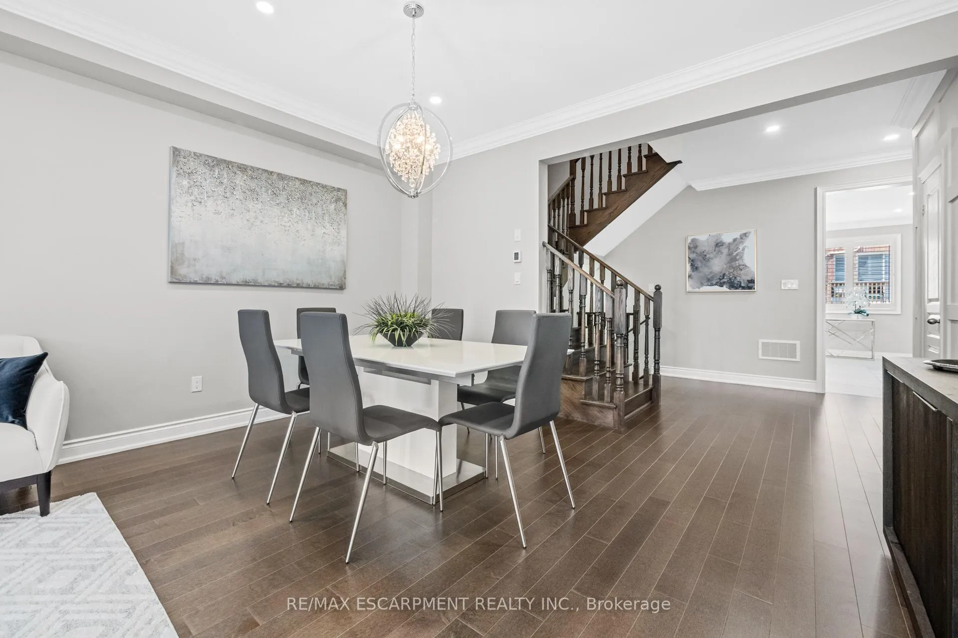 Photo 8 of 107 Avanti Crescent, Hamilton, Waterdown — HOMEH