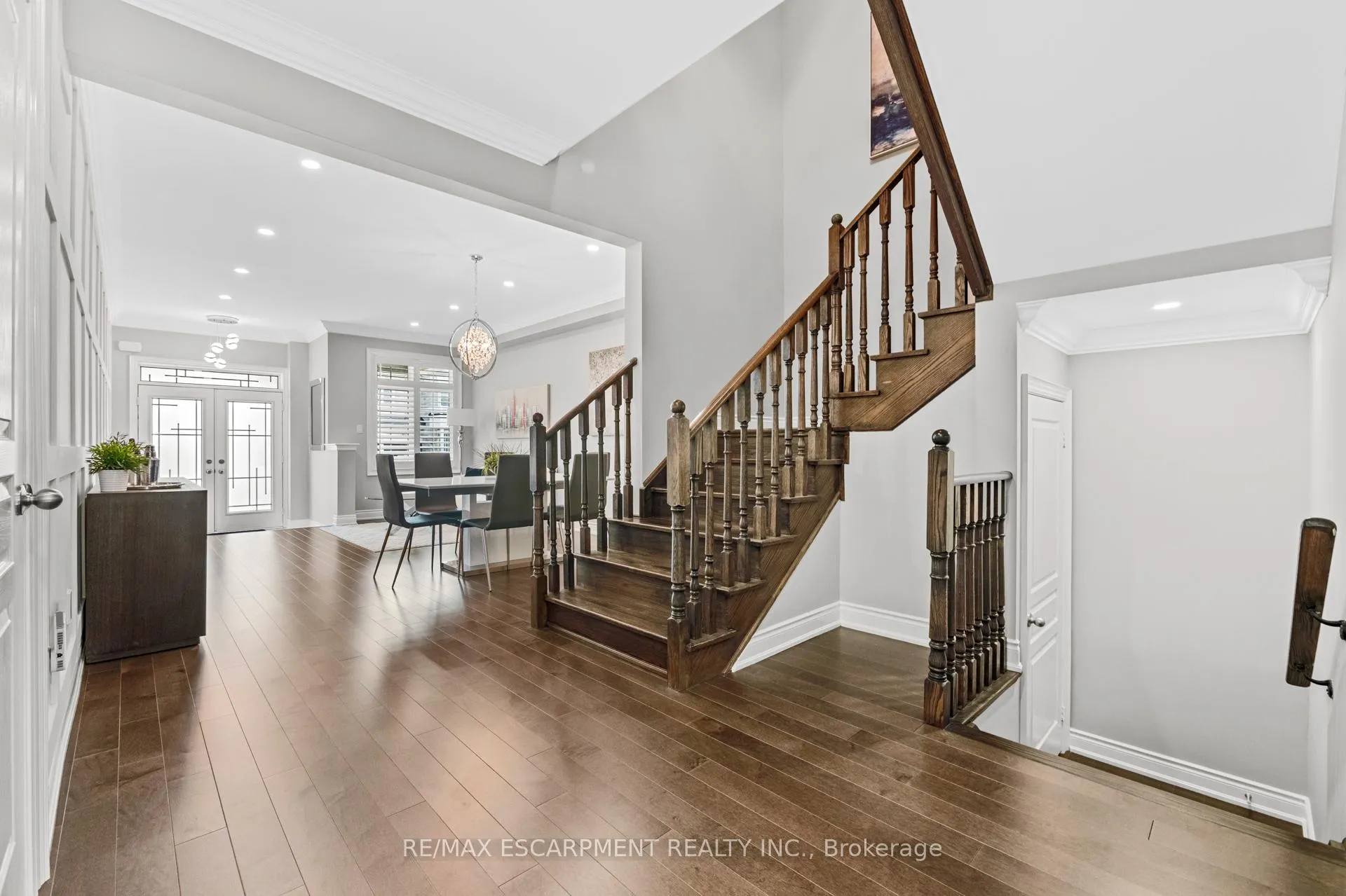 Photo 11 of 107 Avanti Crescent, Hamilton, Waterdown — HOMEH