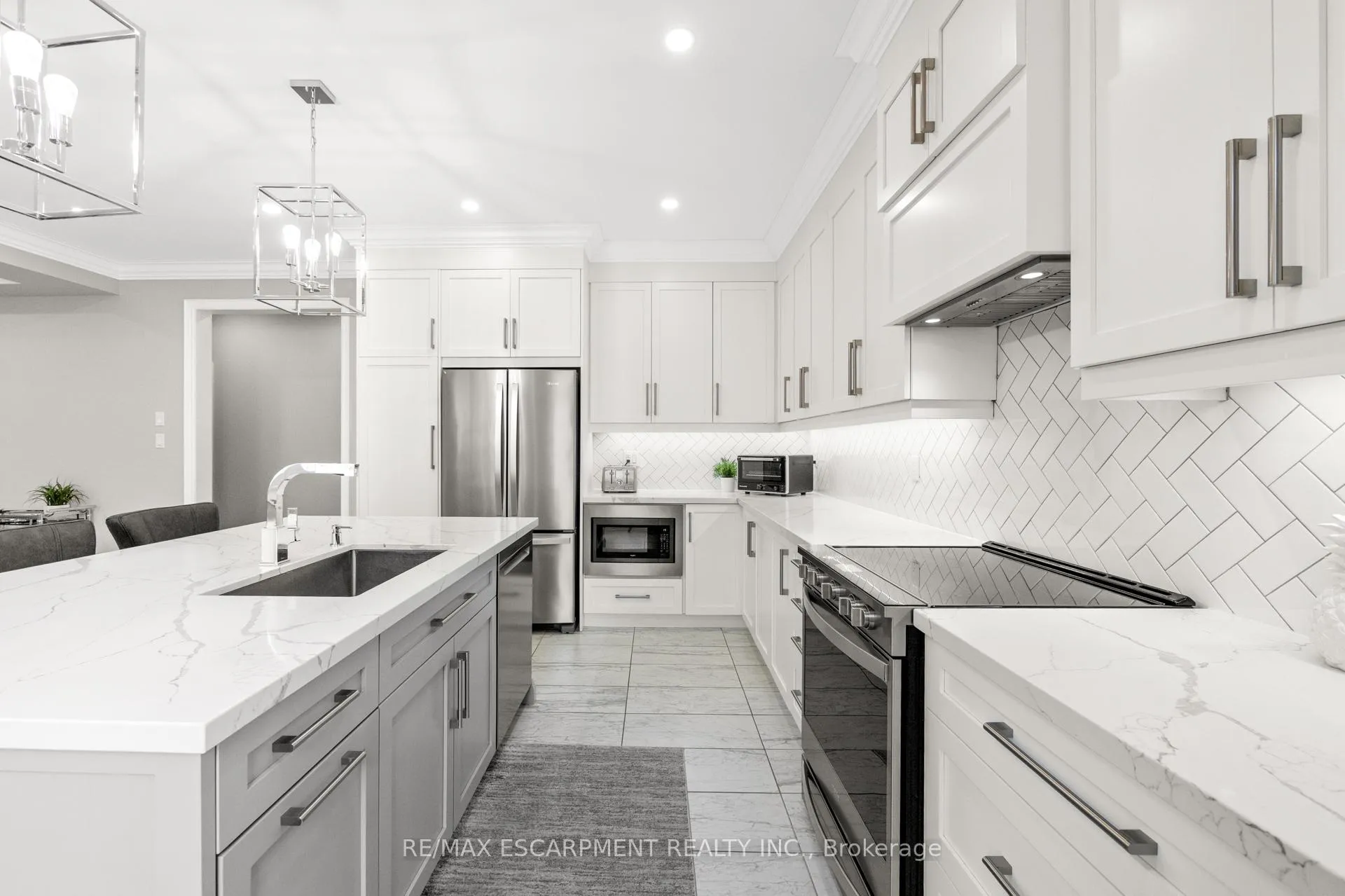 Photo 16 of 107 Avanti Crescent, Hamilton, Waterdown — HOMEH