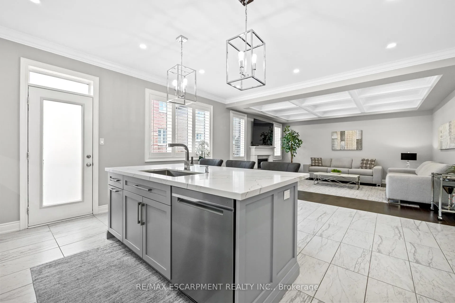 Photo 18 of 107 Avanti Crescent, Hamilton, Waterdown — HOMEH