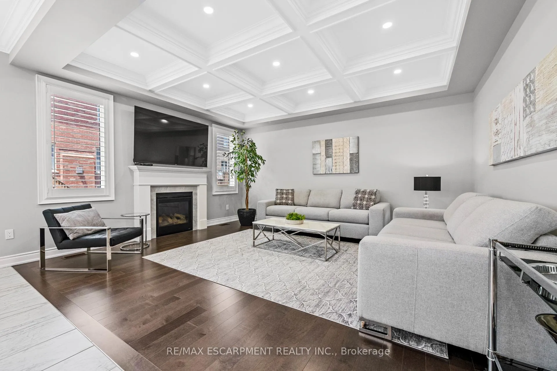 Photo 19 of 107 Avanti Crescent, Hamilton, Waterdown — HOMEH