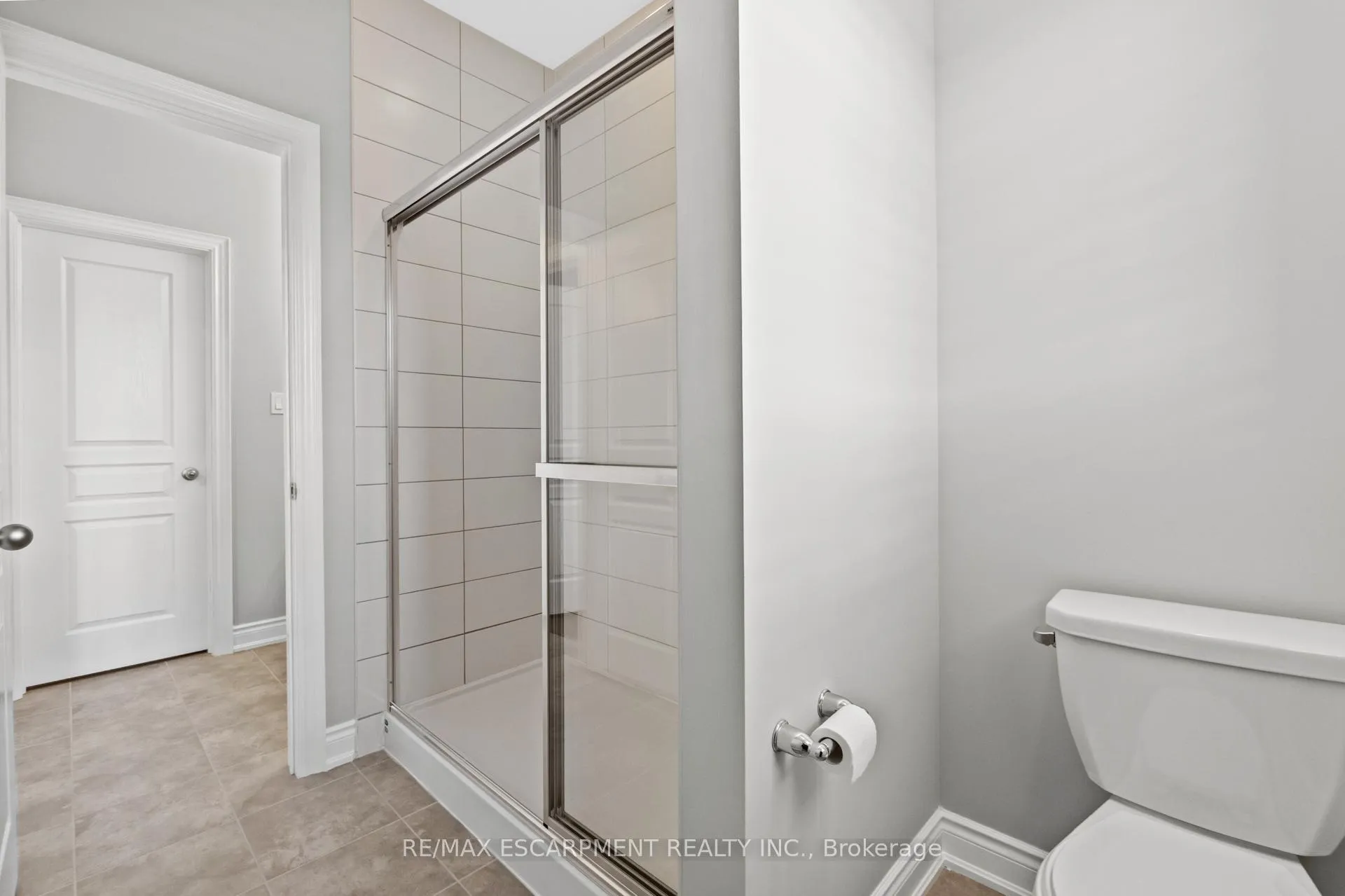 Photo 38 of 107 Avanti Crescent, Hamilton, Waterdown — HOMEH