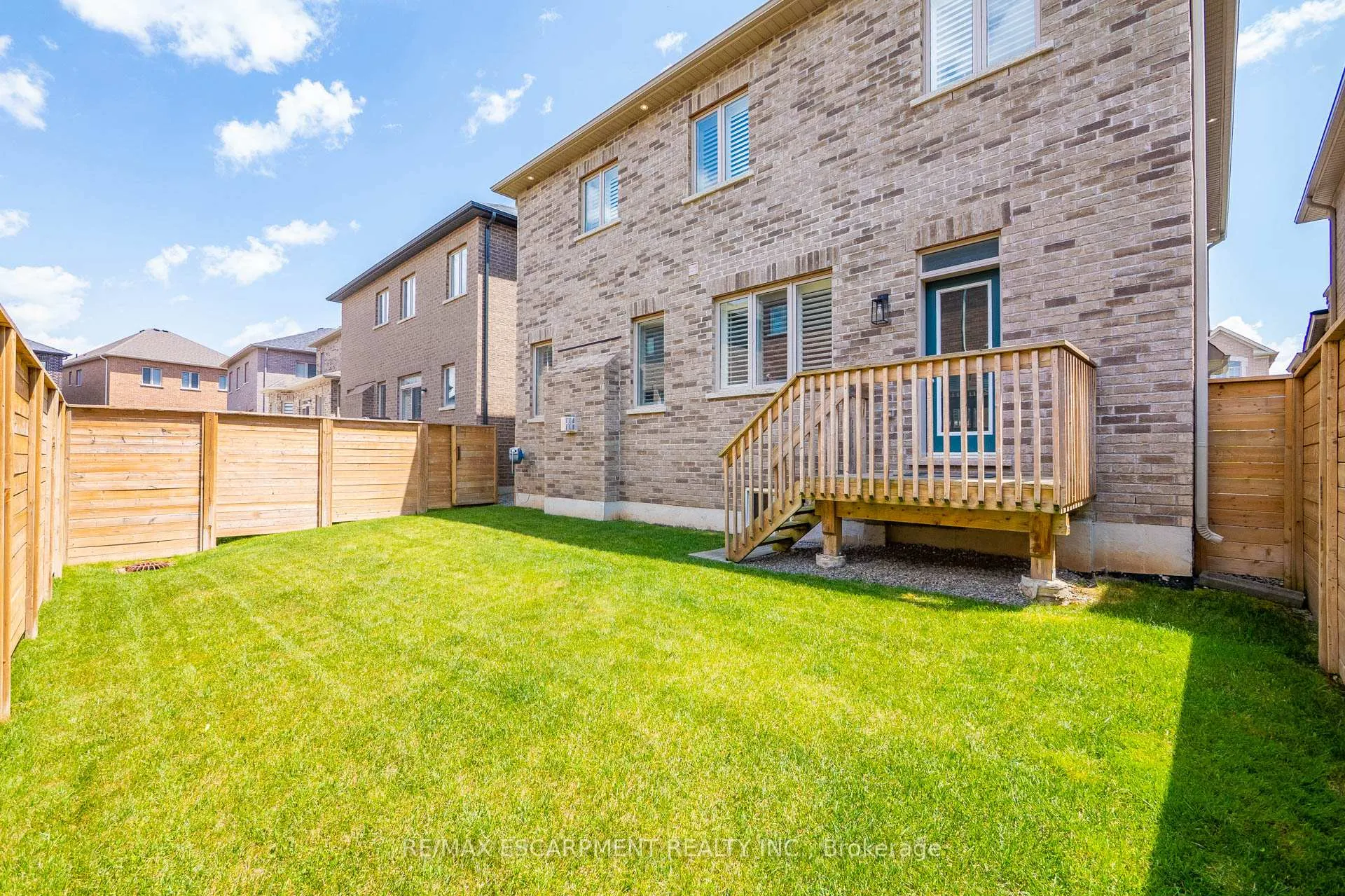 Photo 42 of 107 Avanti Crescent, Hamilton, Waterdown — HOMEH
