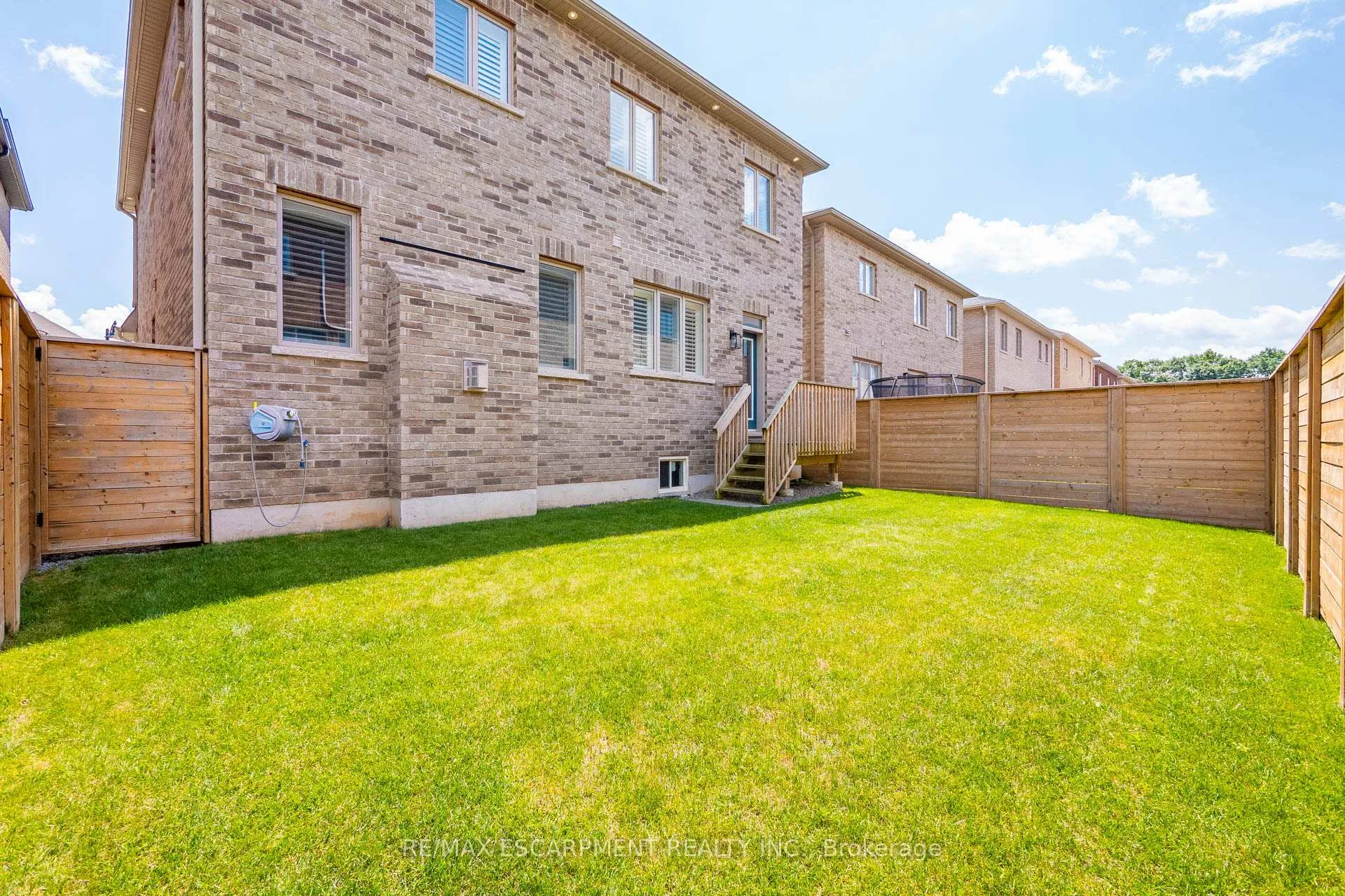 Photo 43 of 107 Avanti Crescent, Hamilton, Waterdown — HOMEH