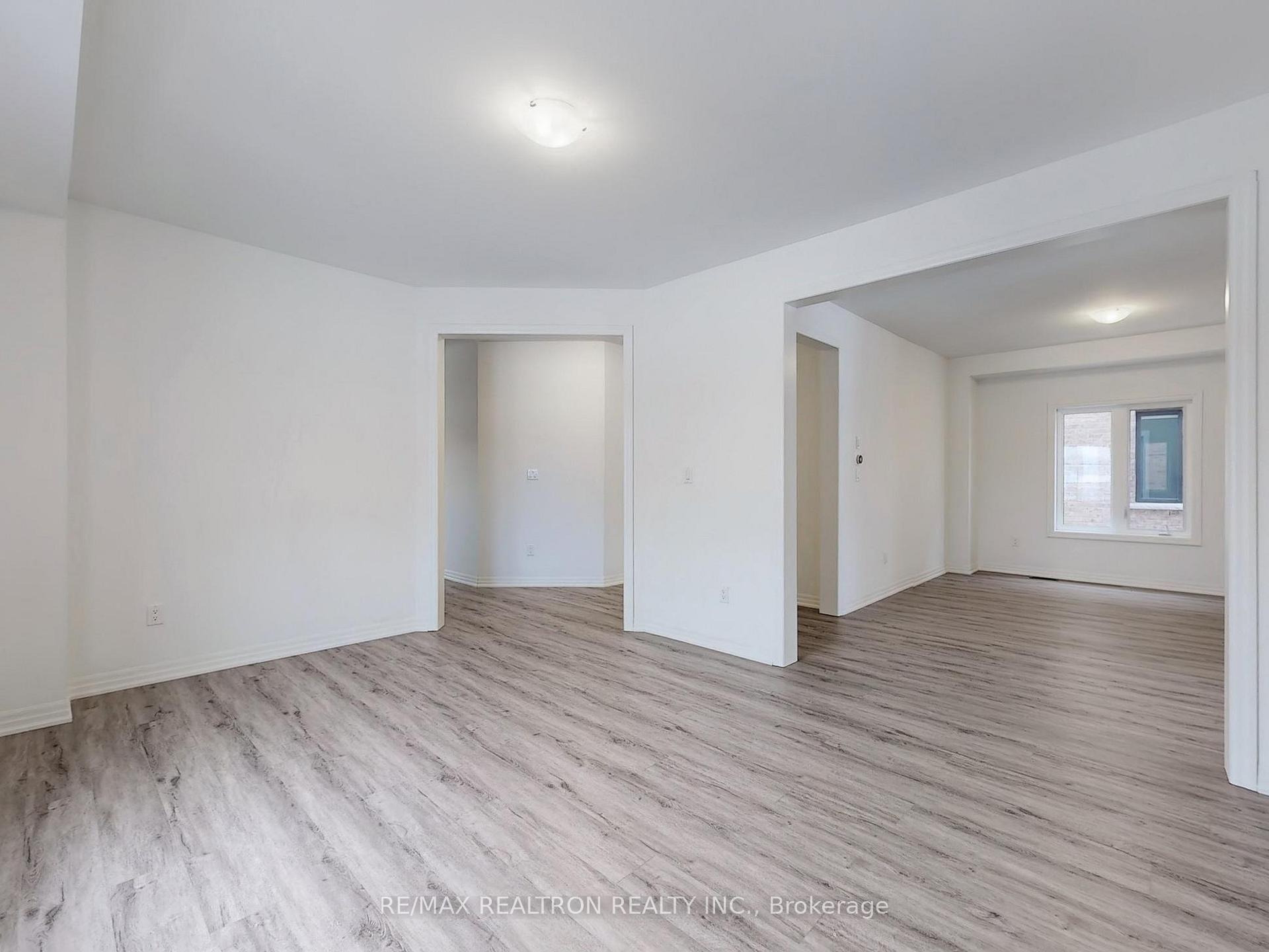 Photo 7 of 41 Donald Ingram Crescent, Georgina, Keswick North — HOMEH
