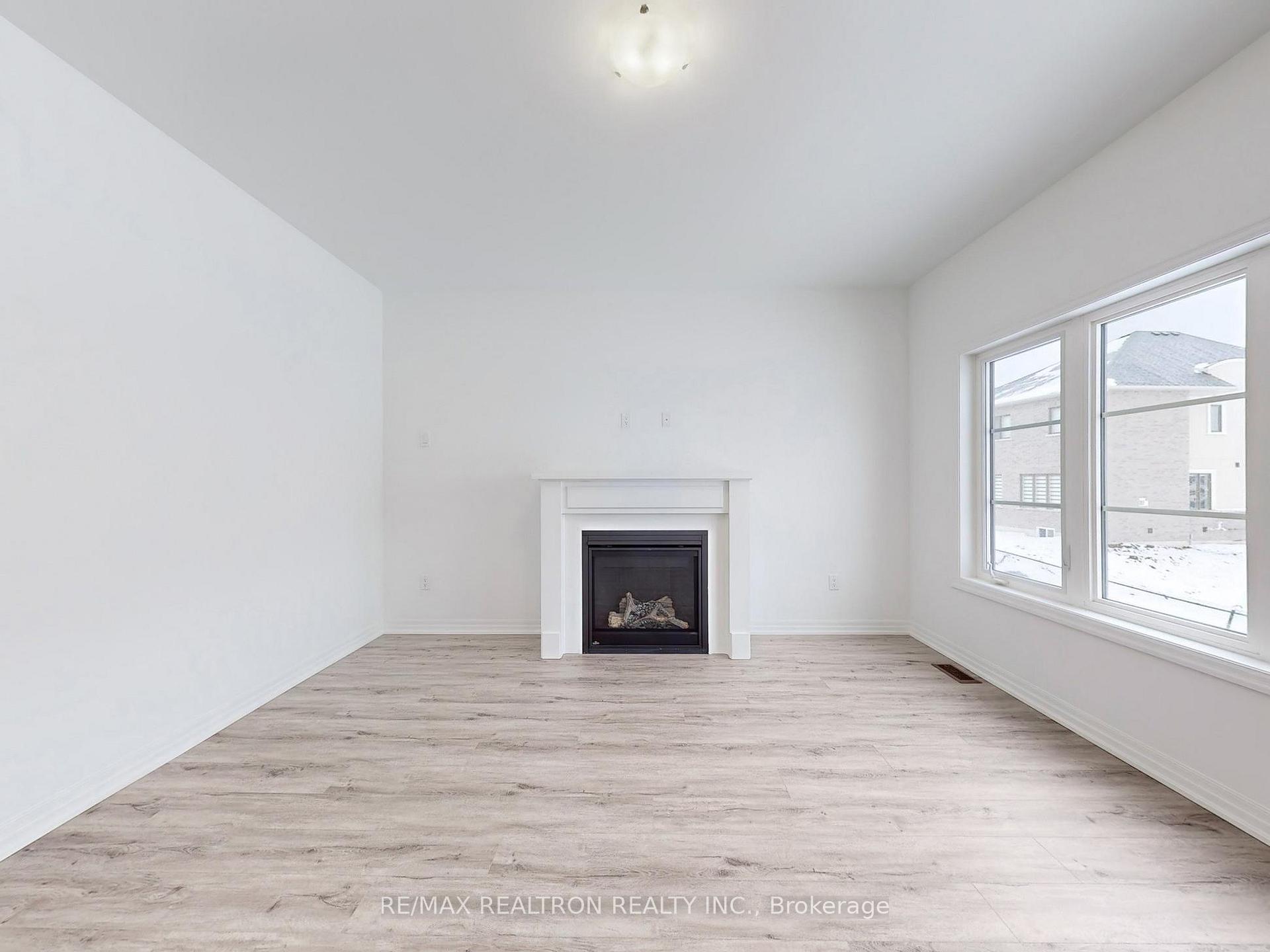 Photo 13 of 41 Donald Ingram Crescent, Georgina, Keswick North — HOMEH