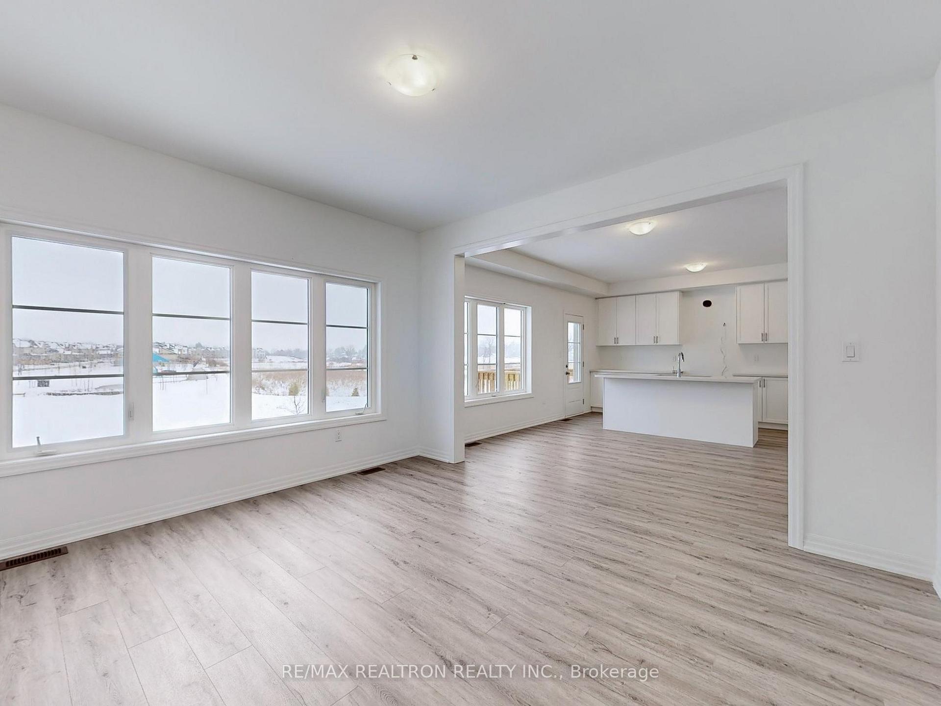 Photo 14 of 41 Donald Ingram Crescent, Georgina, Keswick North — HOMEH
