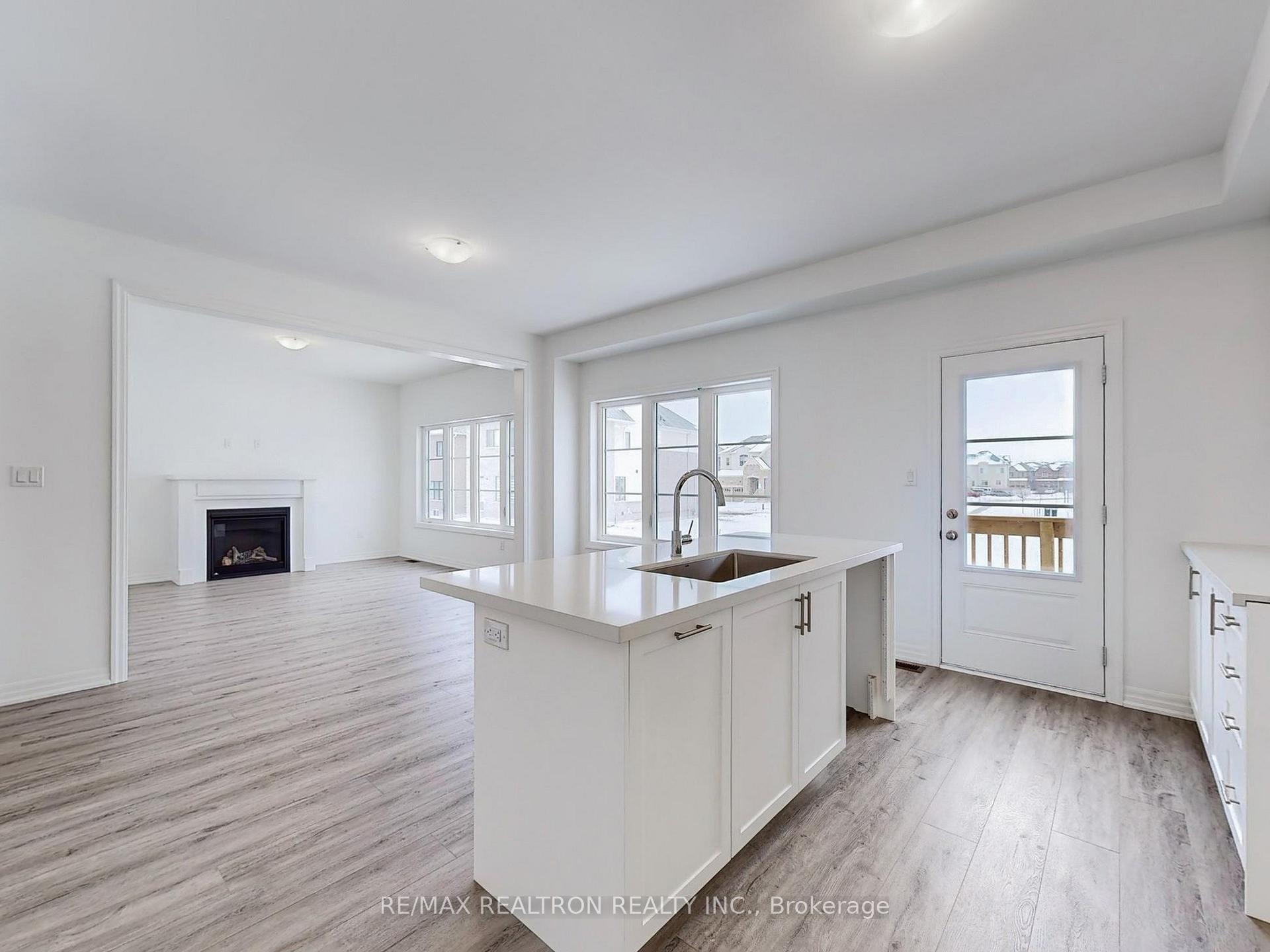 Photo 18 of 41 Donald Ingram Crescent, Georgina, Keswick North — HOMEH
