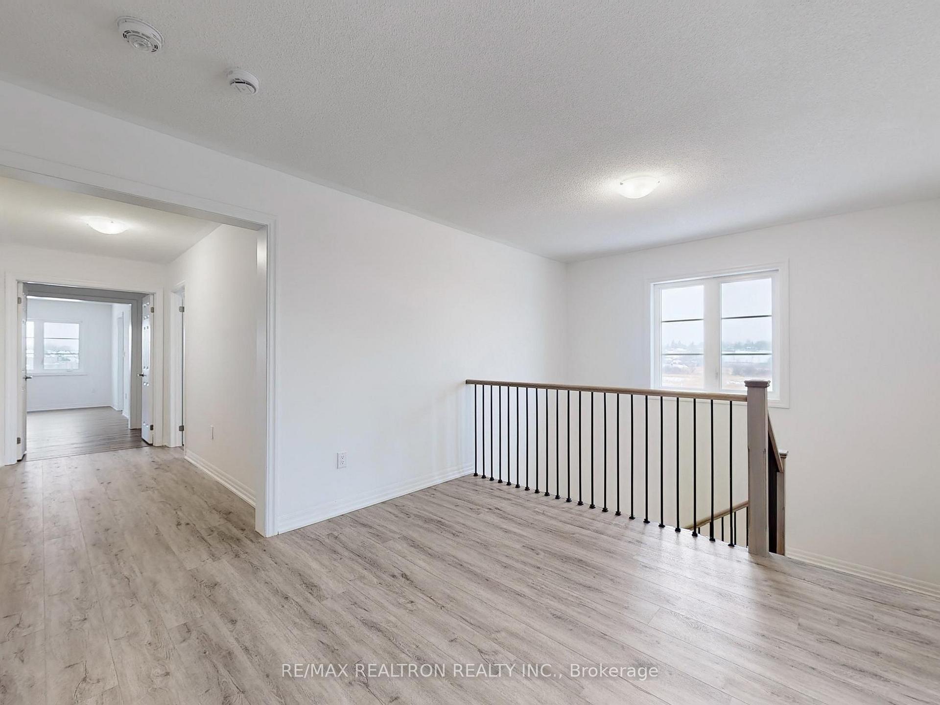 Photo 25 of 41 Donald Ingram Crescent, Georgina, Keswick North — HOMEH
