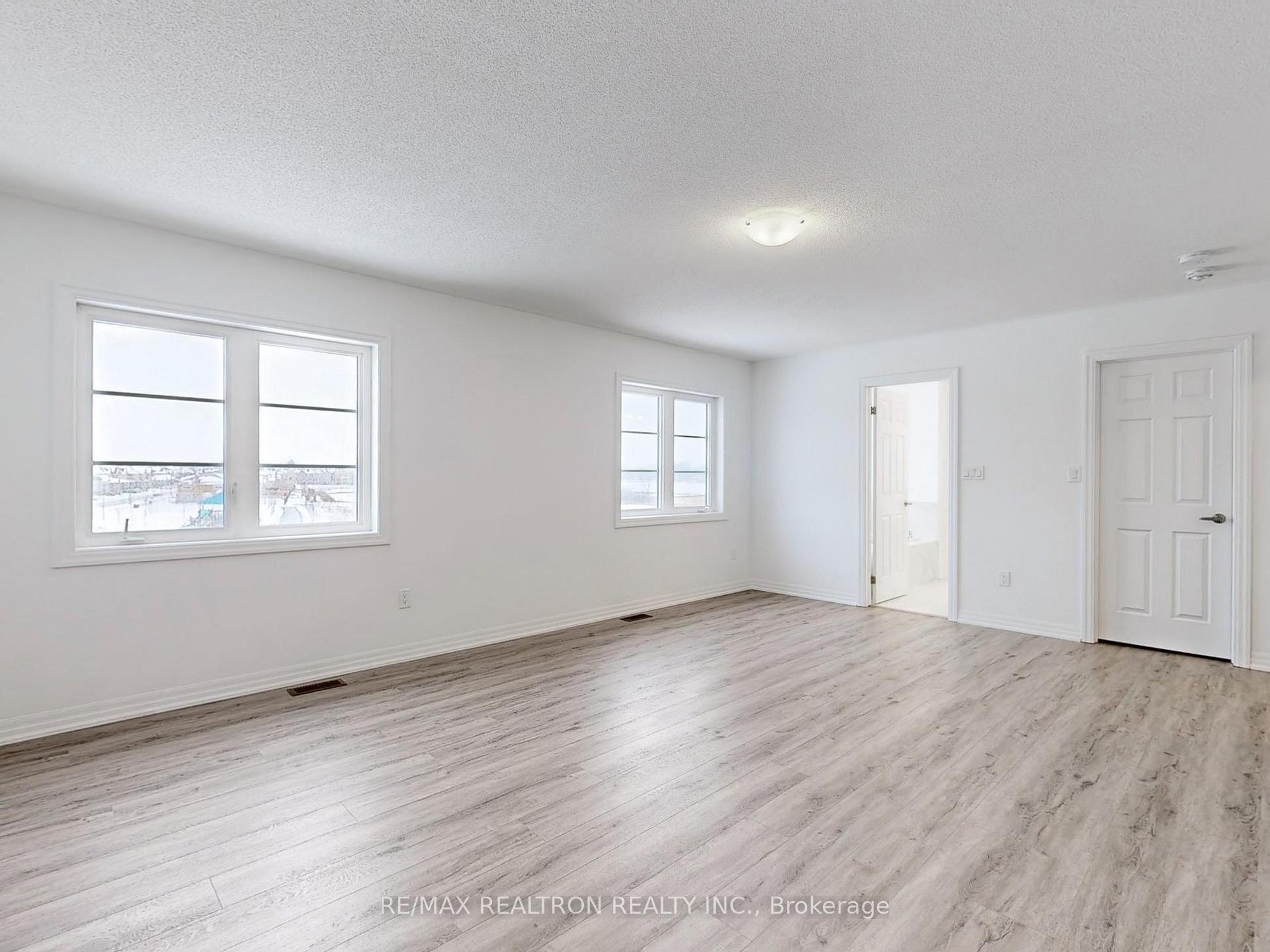 Photo 27 of 41 Donald Ingram Crescent, Georgina, Keswick North — HOMEH