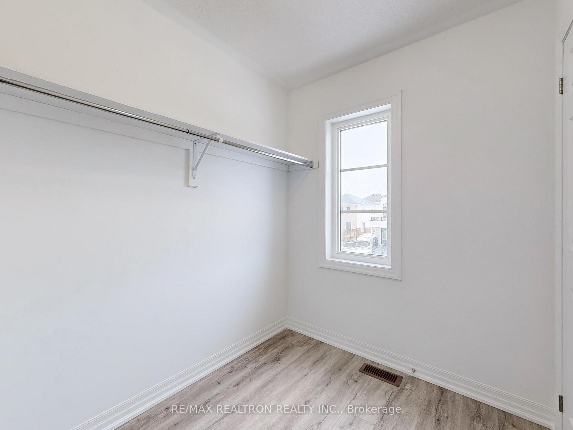 Photo 29 of 41 Donald Ingram Crescent, Georgina, Keswick North — HOMEH