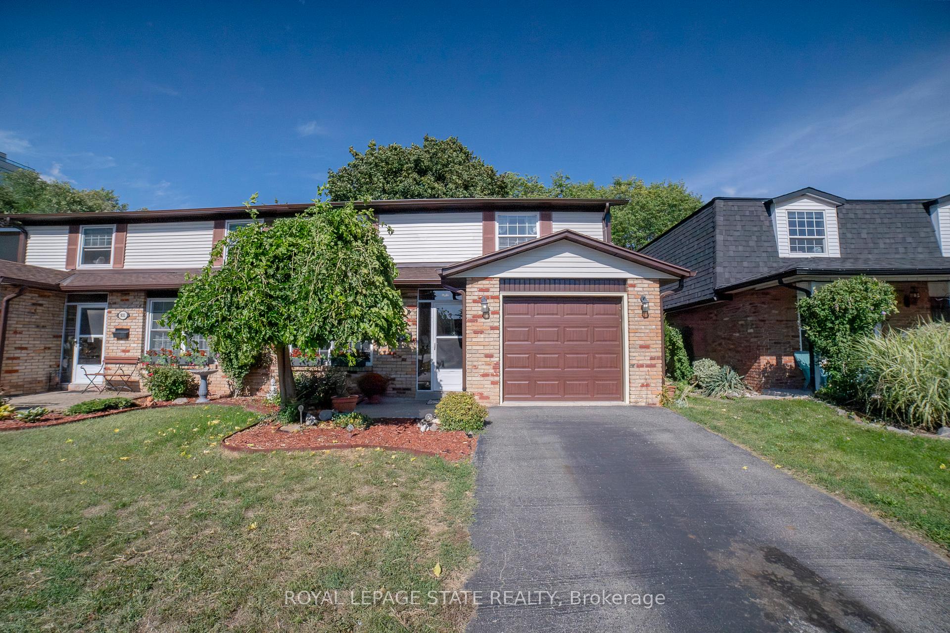 Photo 1 of 929 Daryl Drive, Burlington, Bayview — HOMEH