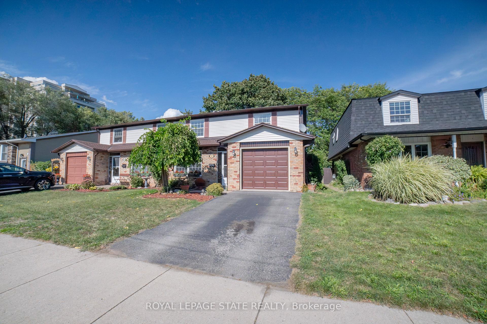 Photo 3 of 929 Daryl Drive, Burlington, Bayview — HOMEH