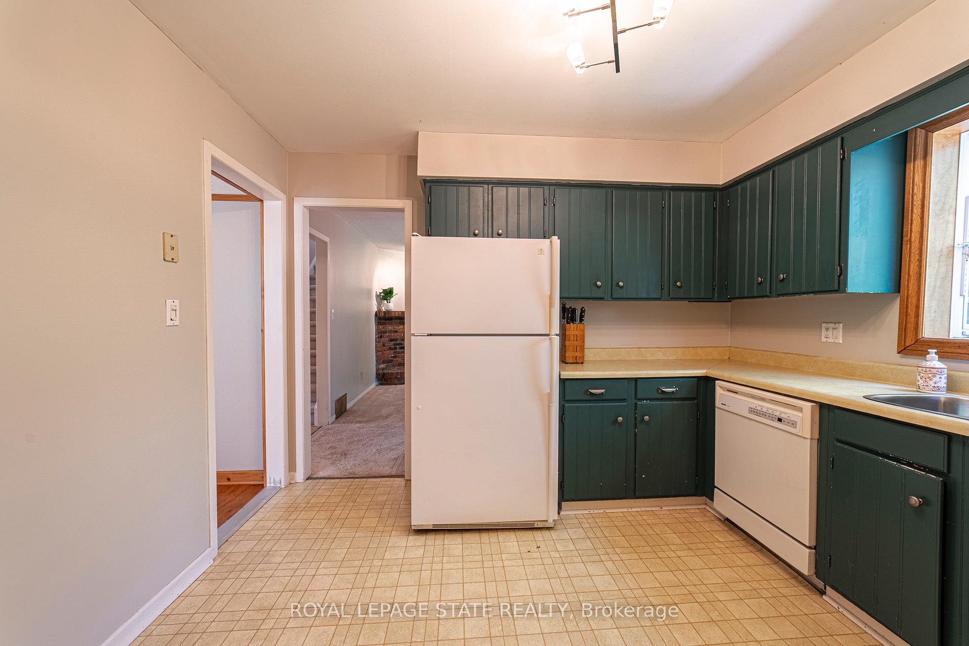 Photo 18 of 929 Daryl Drive, Burlington, Bayview — HOMEH
