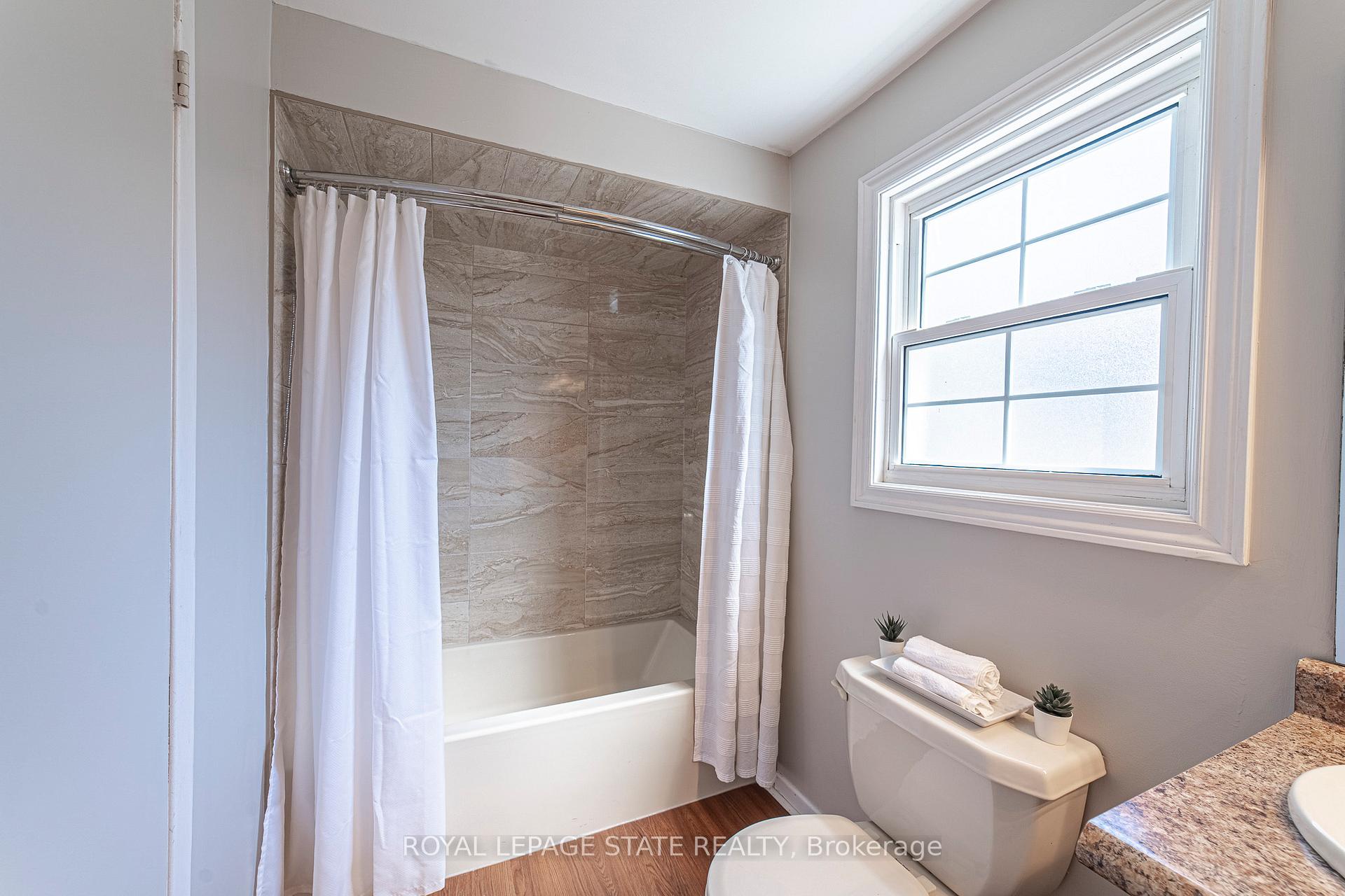 Photo 28 of 929 Daryl Drive, Burlington, Bayview — HOMEH