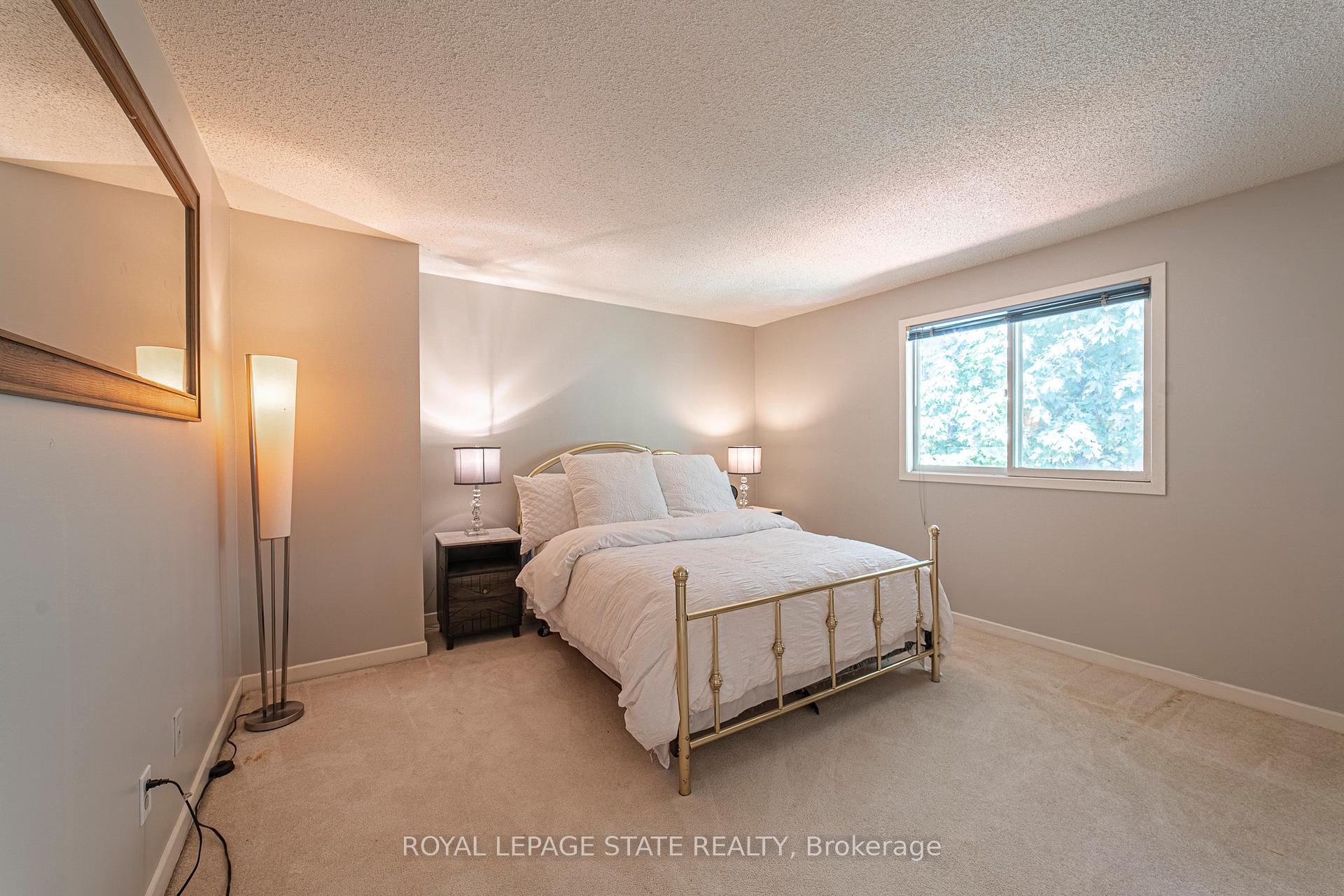 Photo 32 of 929 Daryl Drive, Burlington, Bayview — HOMEH