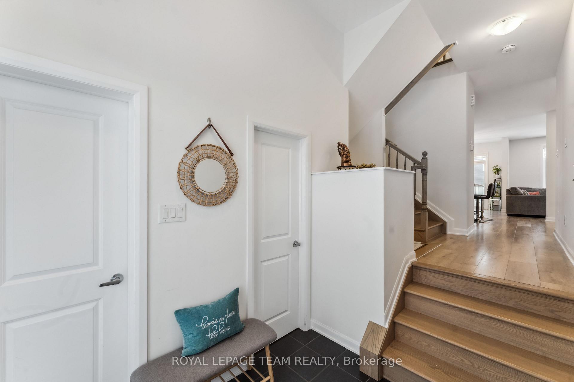 Photo 3 of 141 Maynooth Court, Ottawa, Barrhaven - Half Moon Bay — HOMEH