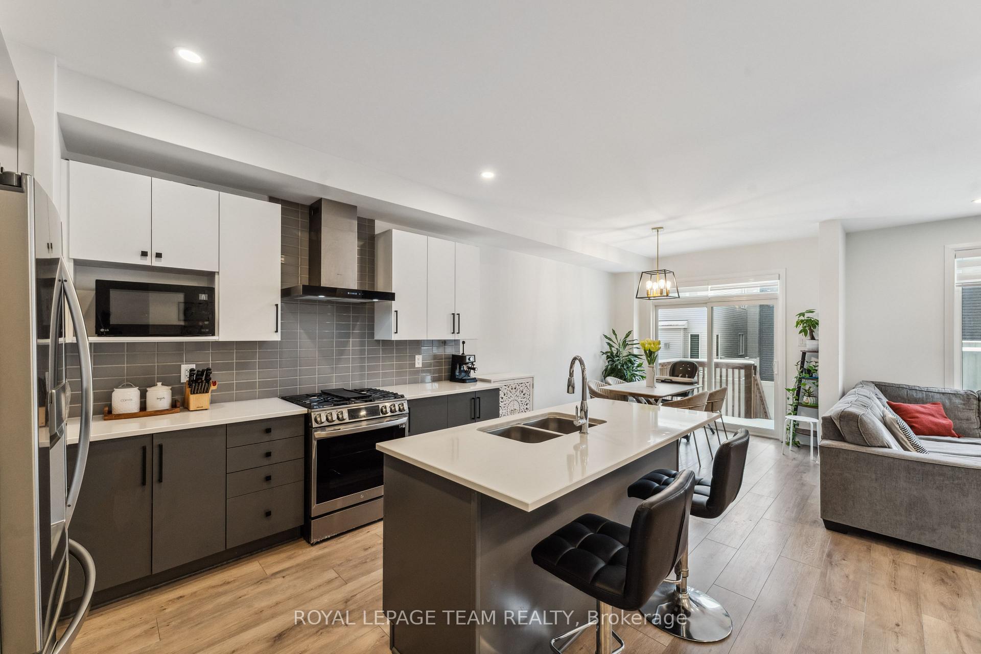 Photo 9 of 141 Maynooth Court, Ottawa, Barrhaven - Half Moon Bay — HOMEH