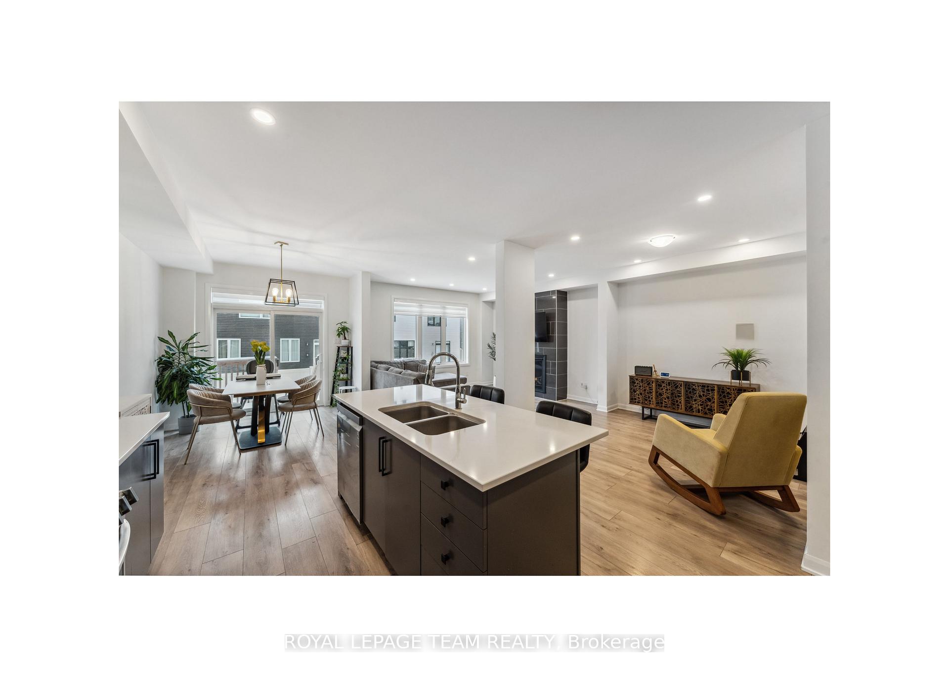 Photo 11 of 141 Maynooth Court, Ottawa, Barrhaven - Half Moon Bay — HOMEH