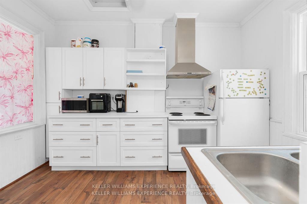 Photo 7 of 134 Owen Street, Barrie, Wellington — HOMEH