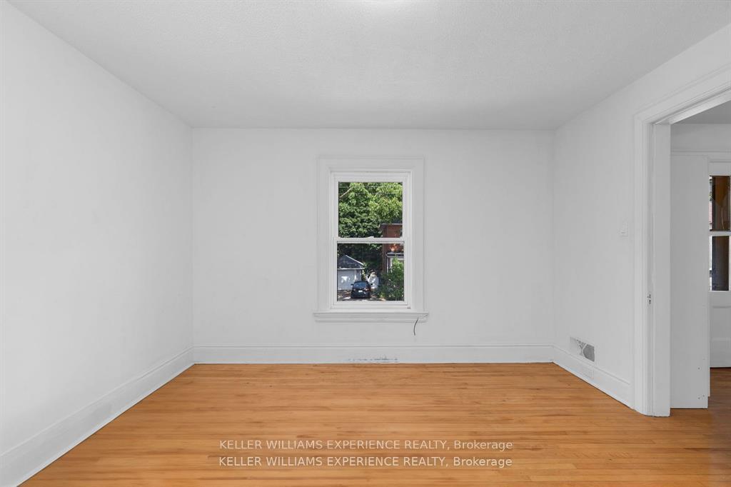 Photo 16 of 134 Owen Street, Barrie, Wellington — HOMEH