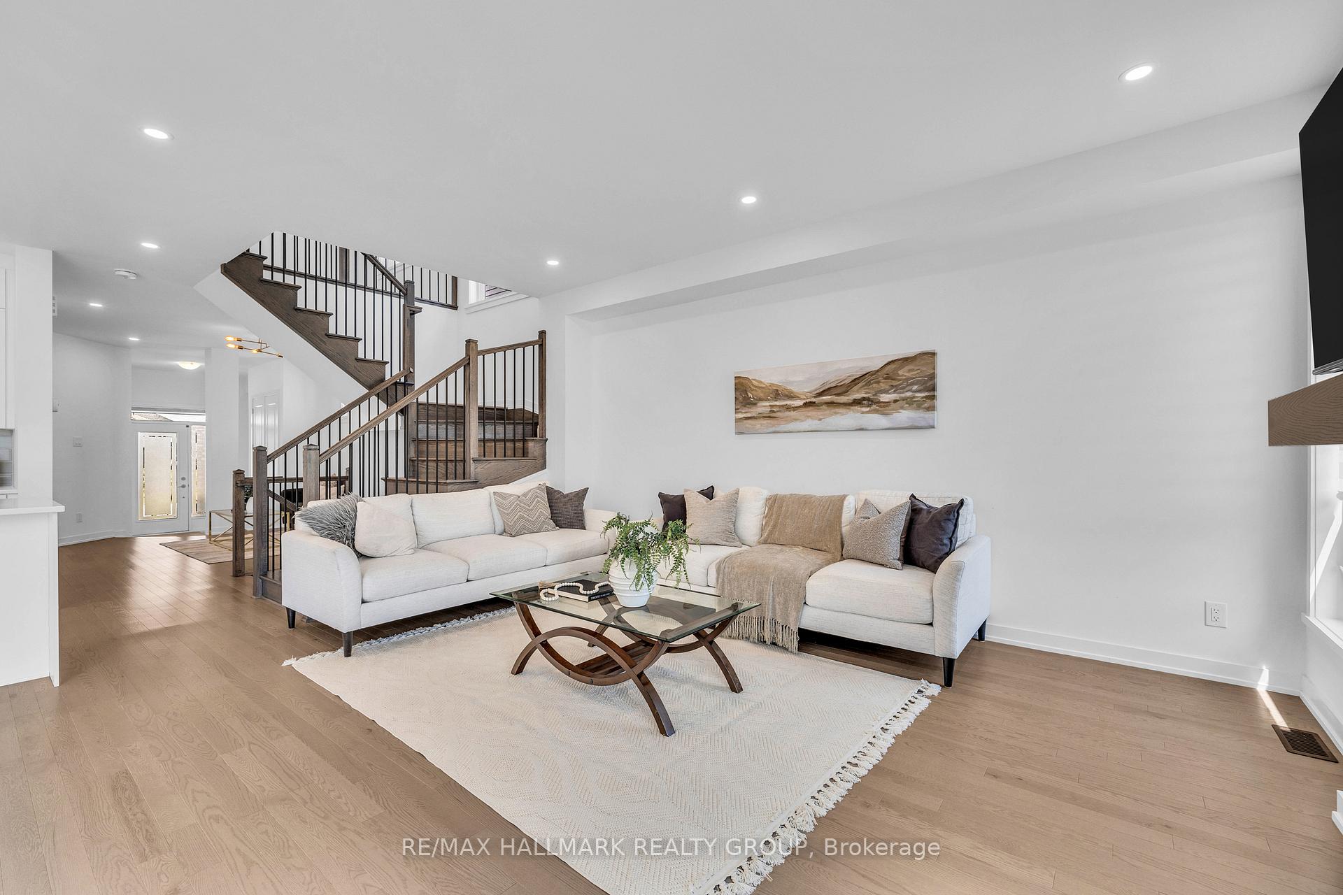 Photo 18 of 796 Chorus Drive, Ottawa, Riverside South/Gloucester Glen — HOMEH