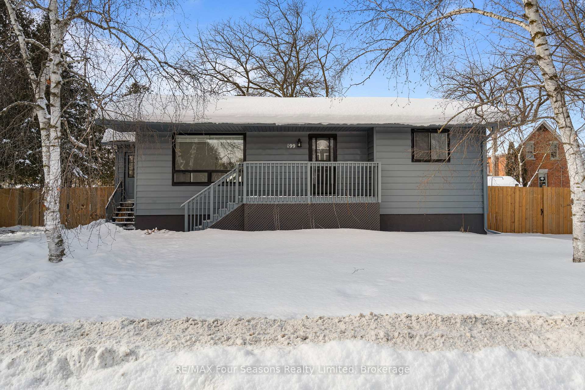 Photo 1 of 199 Sutherland Street S, Clearview, Stayner — HOMEH
