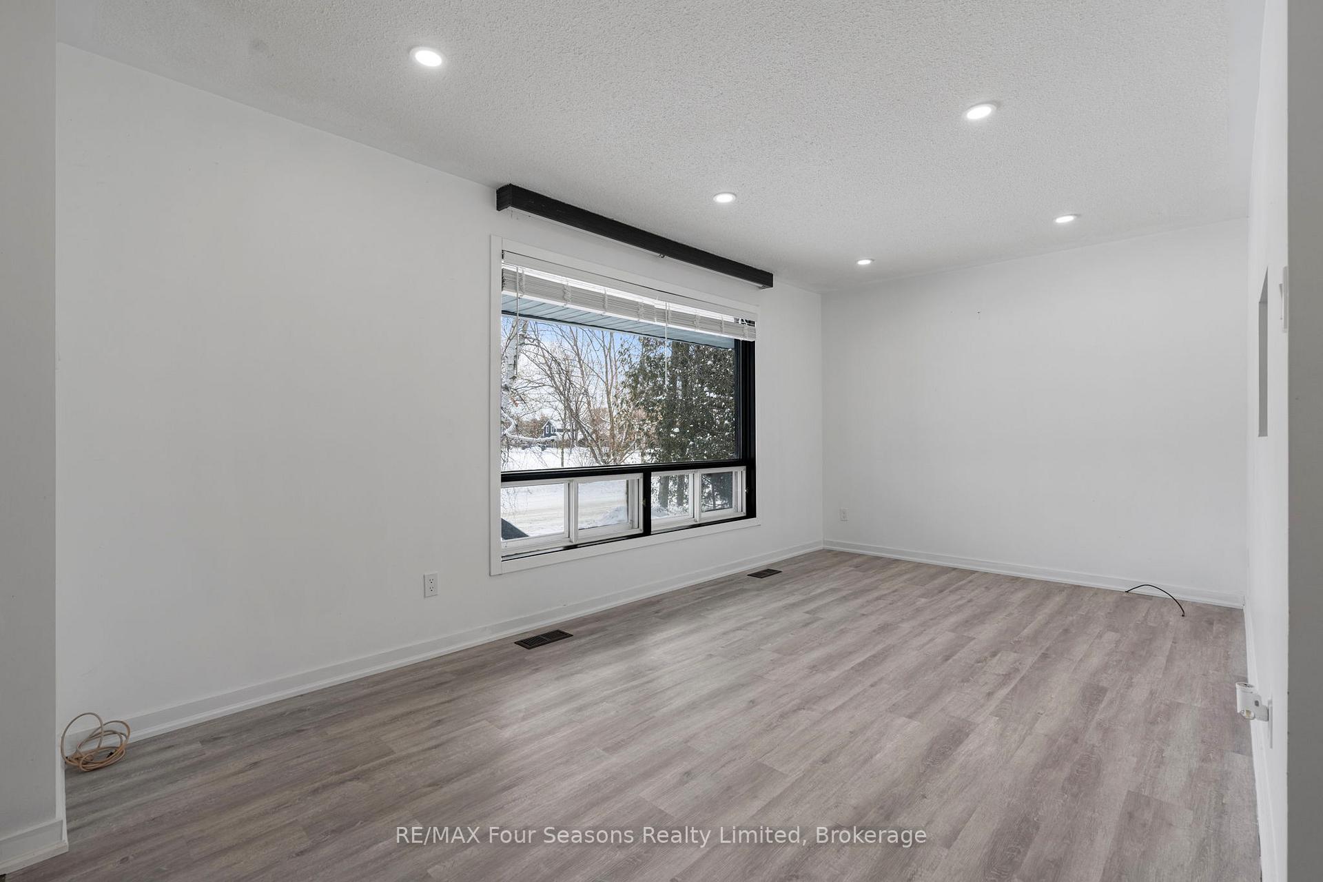 Photo 9 of 199 Sutherland Street S, Clearview, Stayner — HOMEH